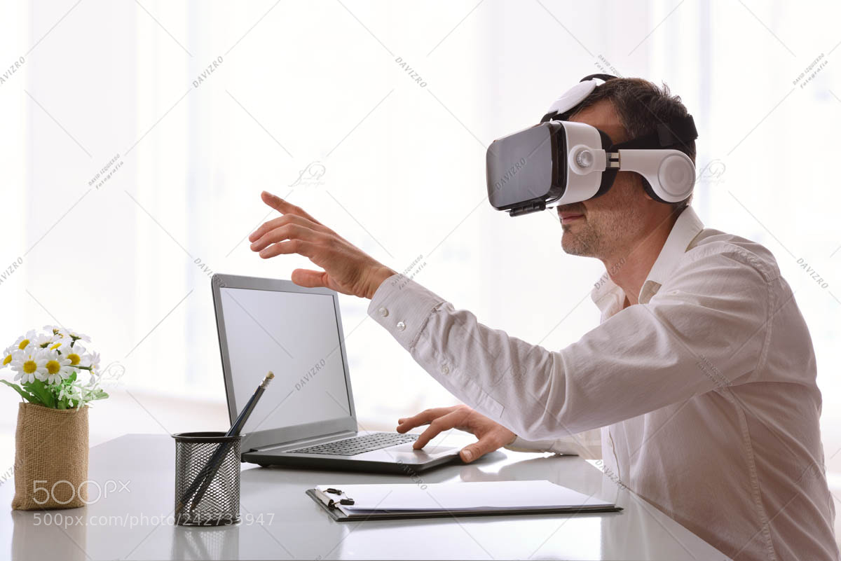 Nikon D810 sample photo. Worker interacting with virtual photography