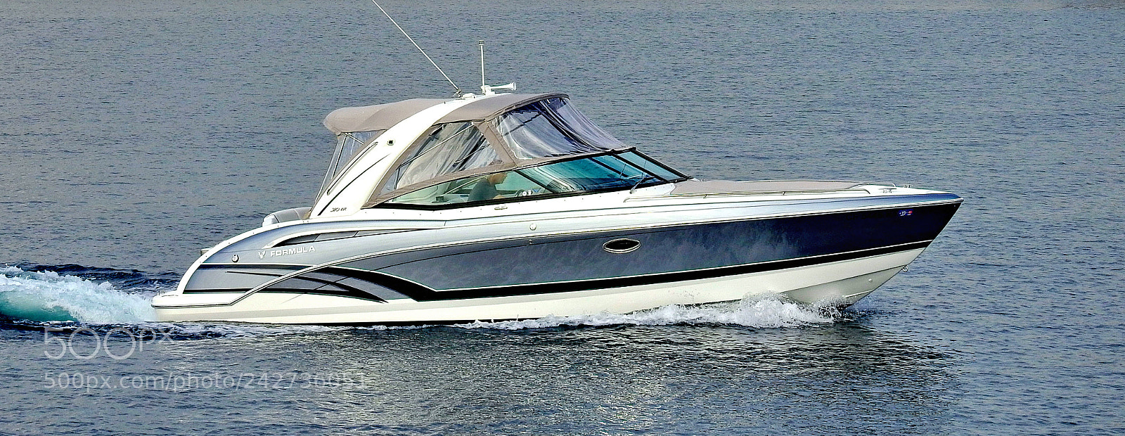 Nikon Coolpix P900 sample photo. Powerboat cruising the pacific photography