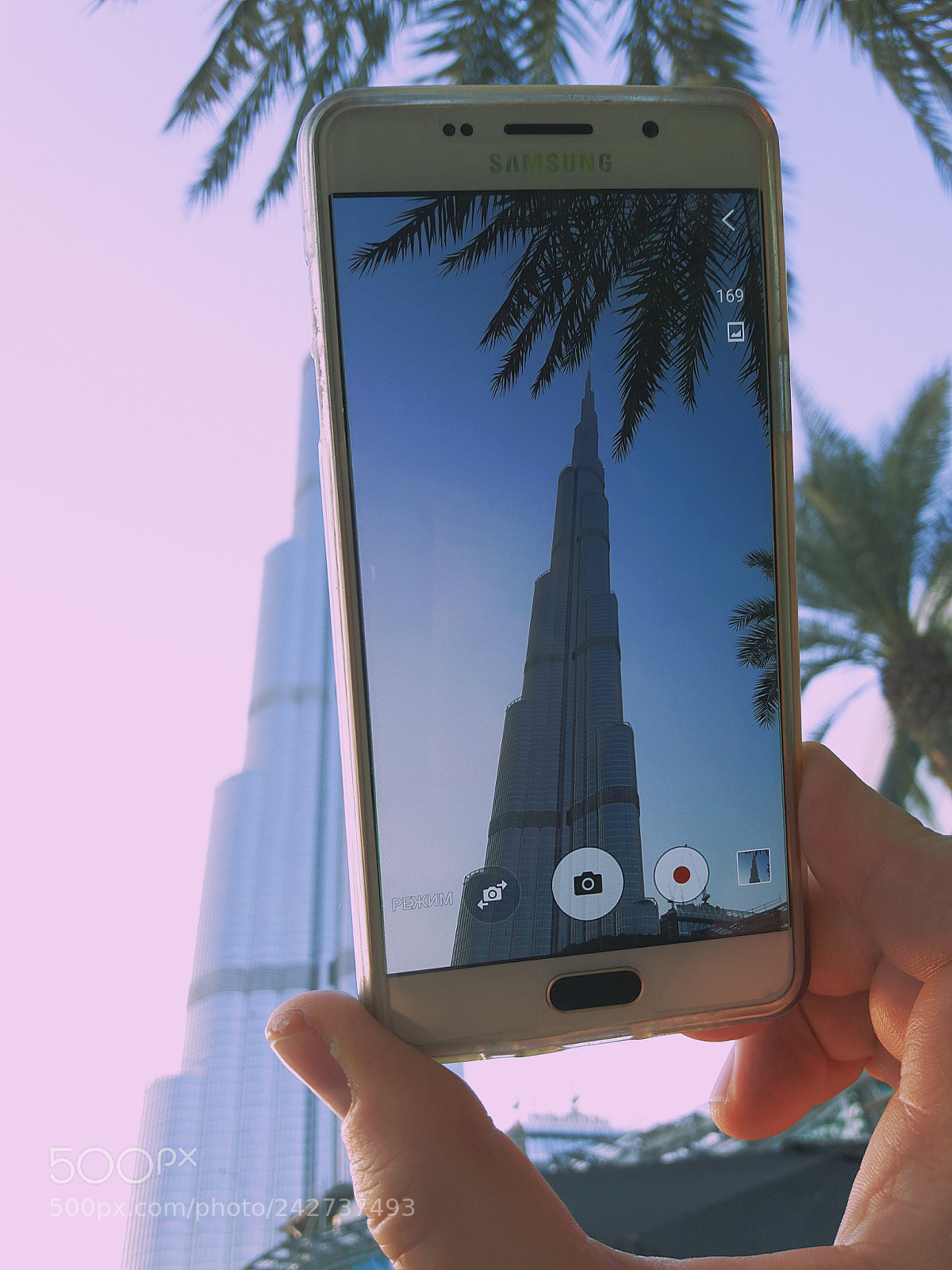 Samsung Galaxy A8 sample photo. Tallest building in the photography