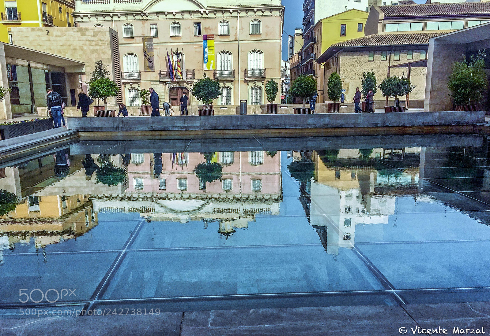 Apple iPhone 6 sample photo. Plaza de la almoina photography