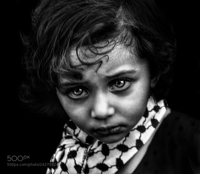 Fujifilm X-T1 sample photo. Innocent (b&w) photography