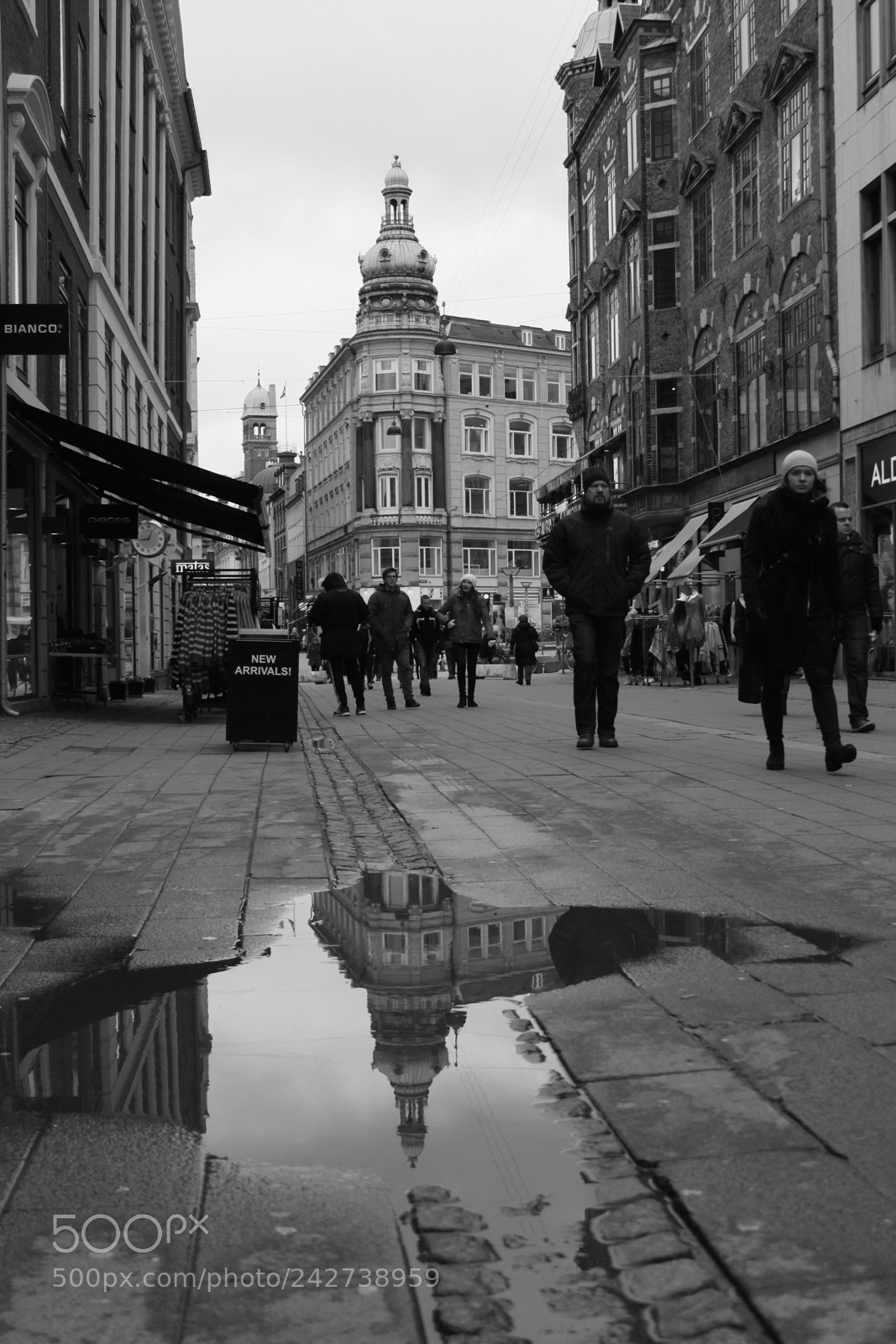 Canon EF-S 18-55mm F3.5-5.6 IS sample photo. Copenhagen street photography