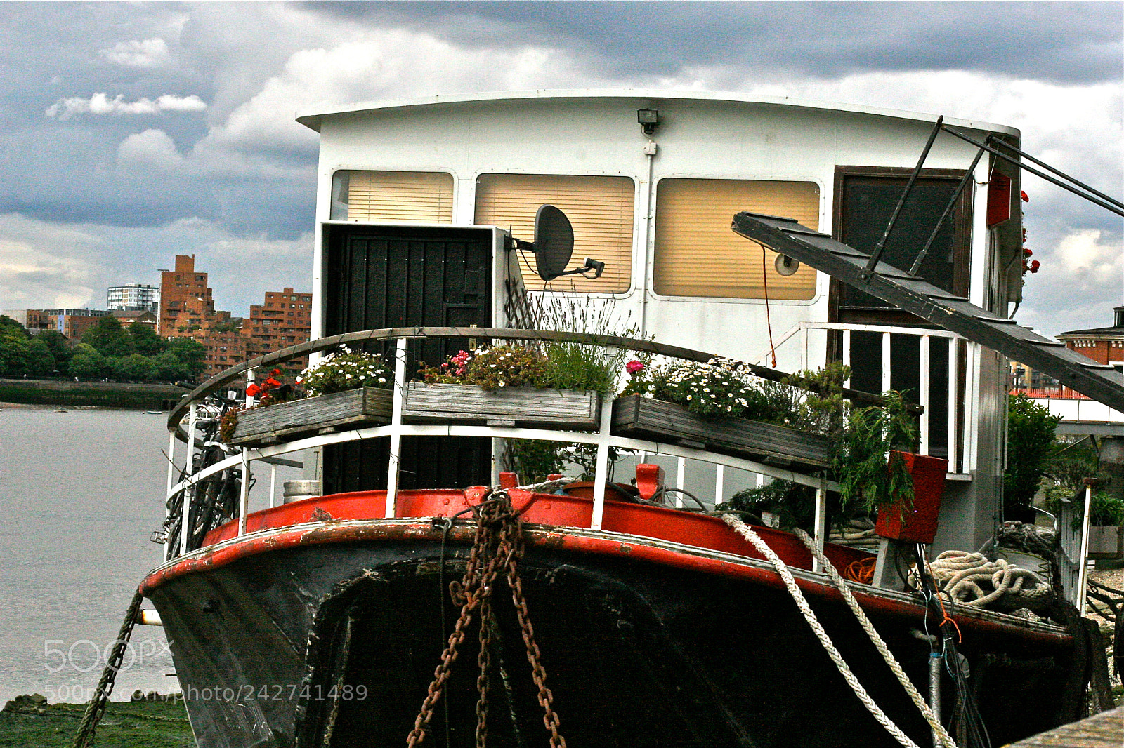 Canon EOS 30D sample photo. Life afloat on a photography
