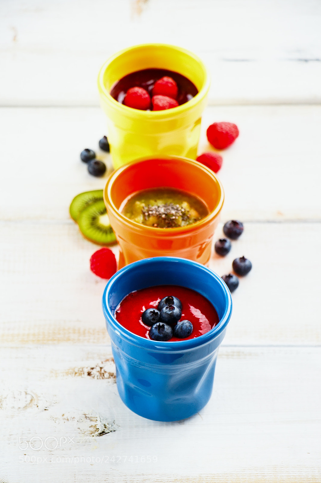 Canon EOS 700D (EOS Rebel T5i / EOS Kiss X7i) sample photo. Various colorful smoothies photography