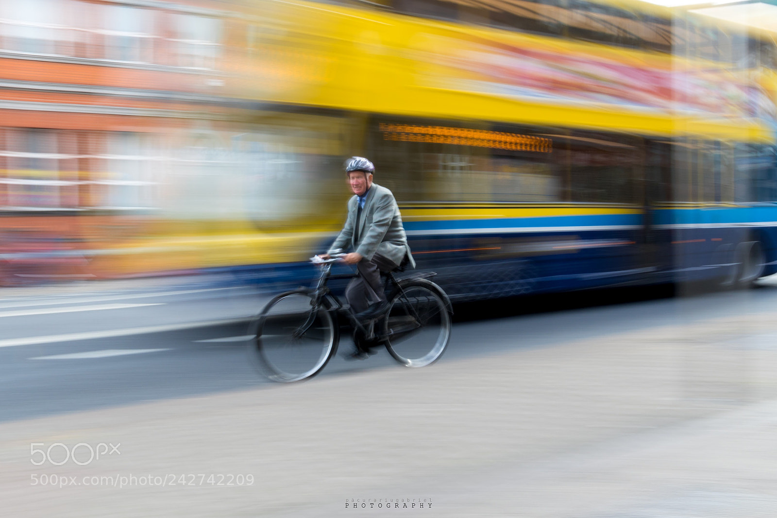 Canon EOS 7D Mark II sample photo. In motion photography
