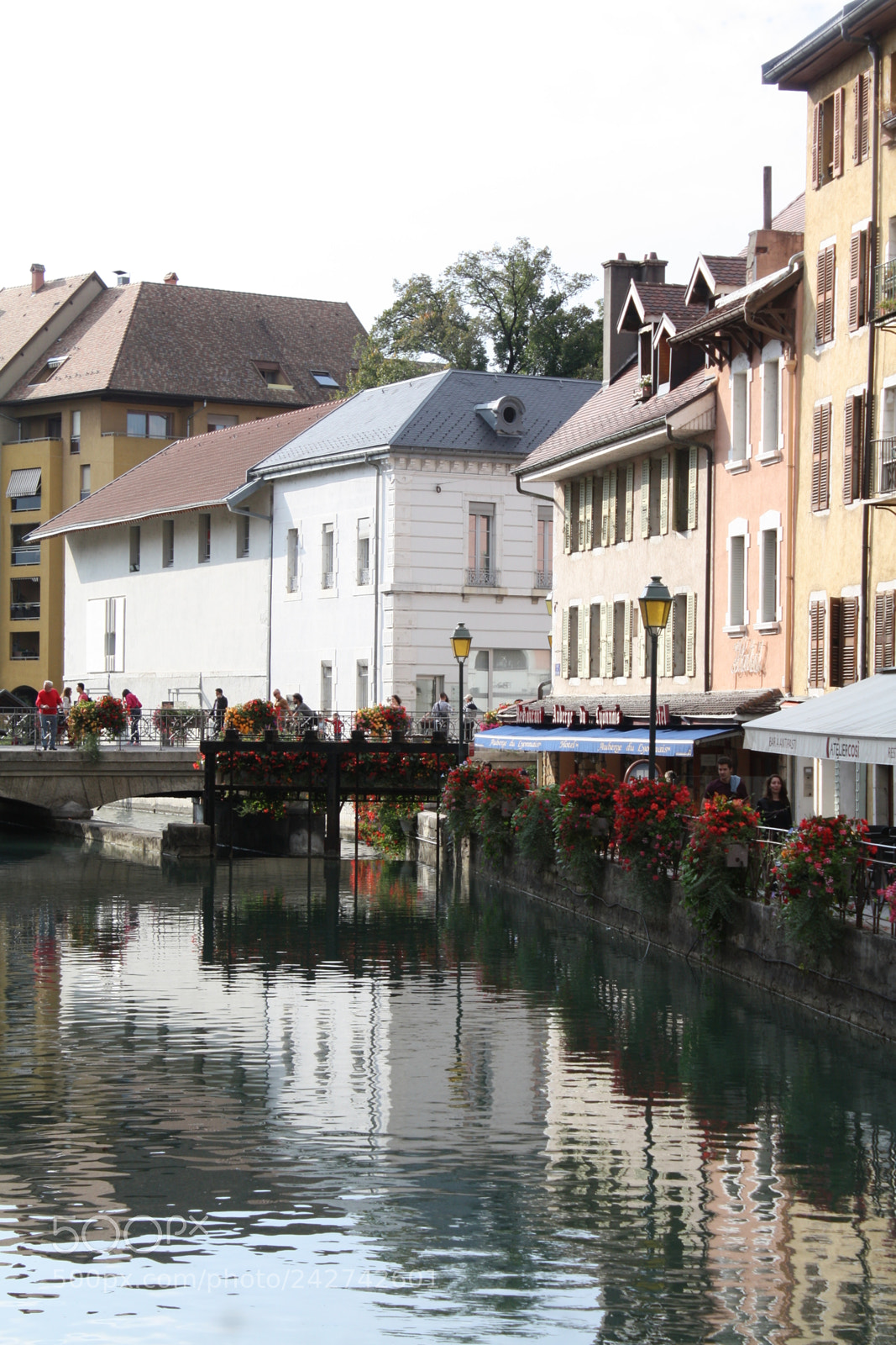 Canon EF-S 18-55mm F3.5-5.6 IS sample photo. Annecy photography