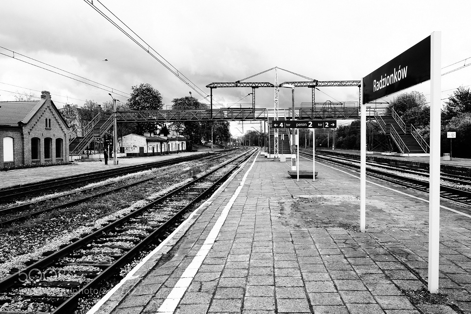 Fujifilm X-T10 sample photo. Railway station photography