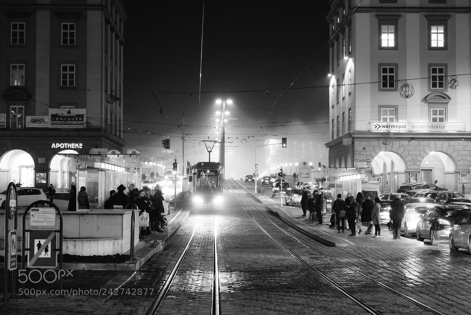 Fujifilm X-T20 sample photo. Mainstreet linz at nightime photography