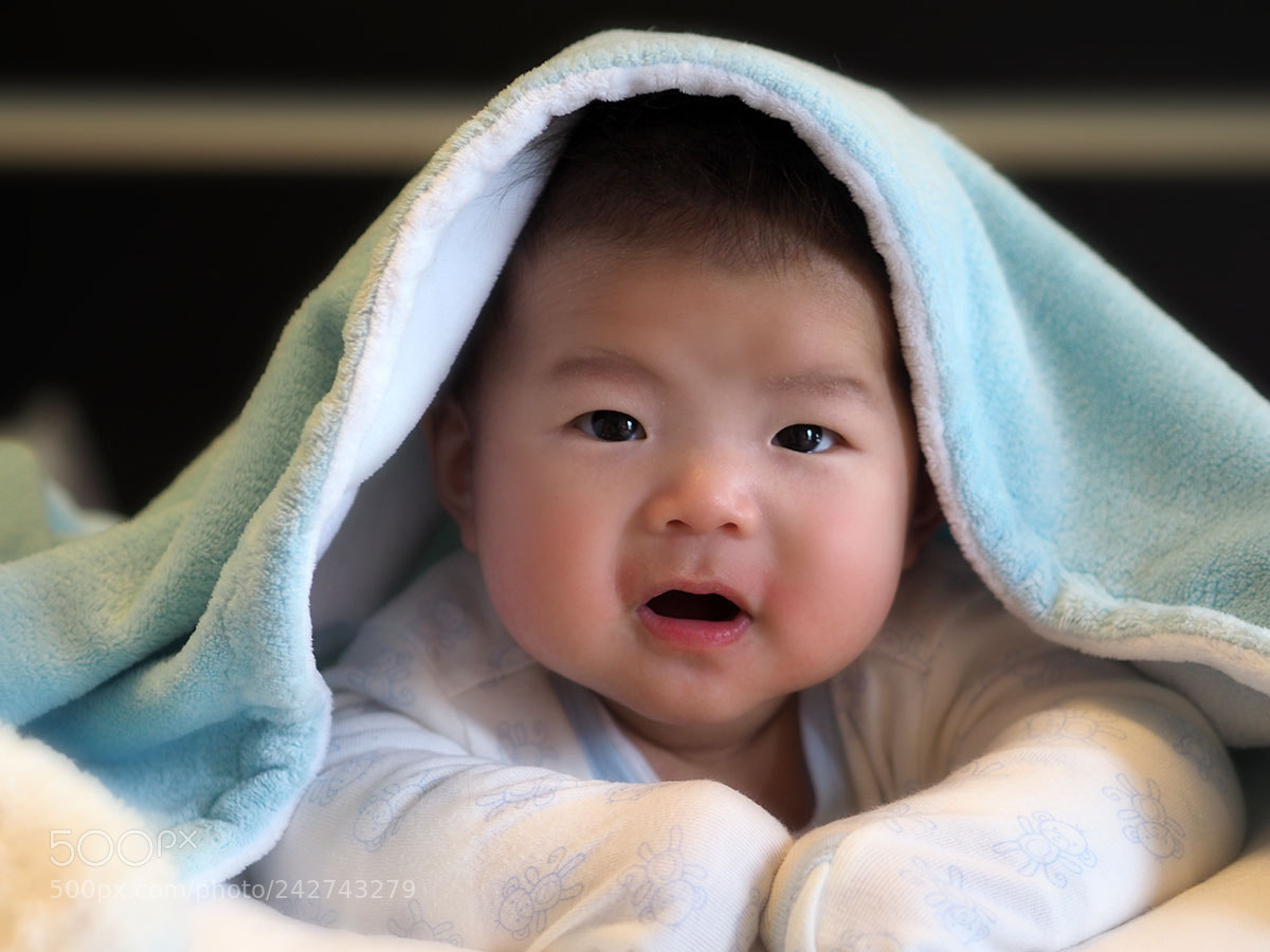 Olympus OM-D E-M1 Mark II sample photo. Baby photography