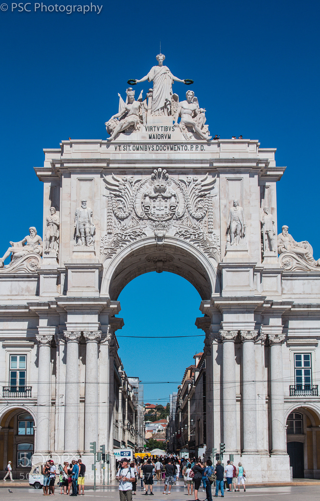 Canon EOS 60D sample photo. Lisboa menina e mo photography
