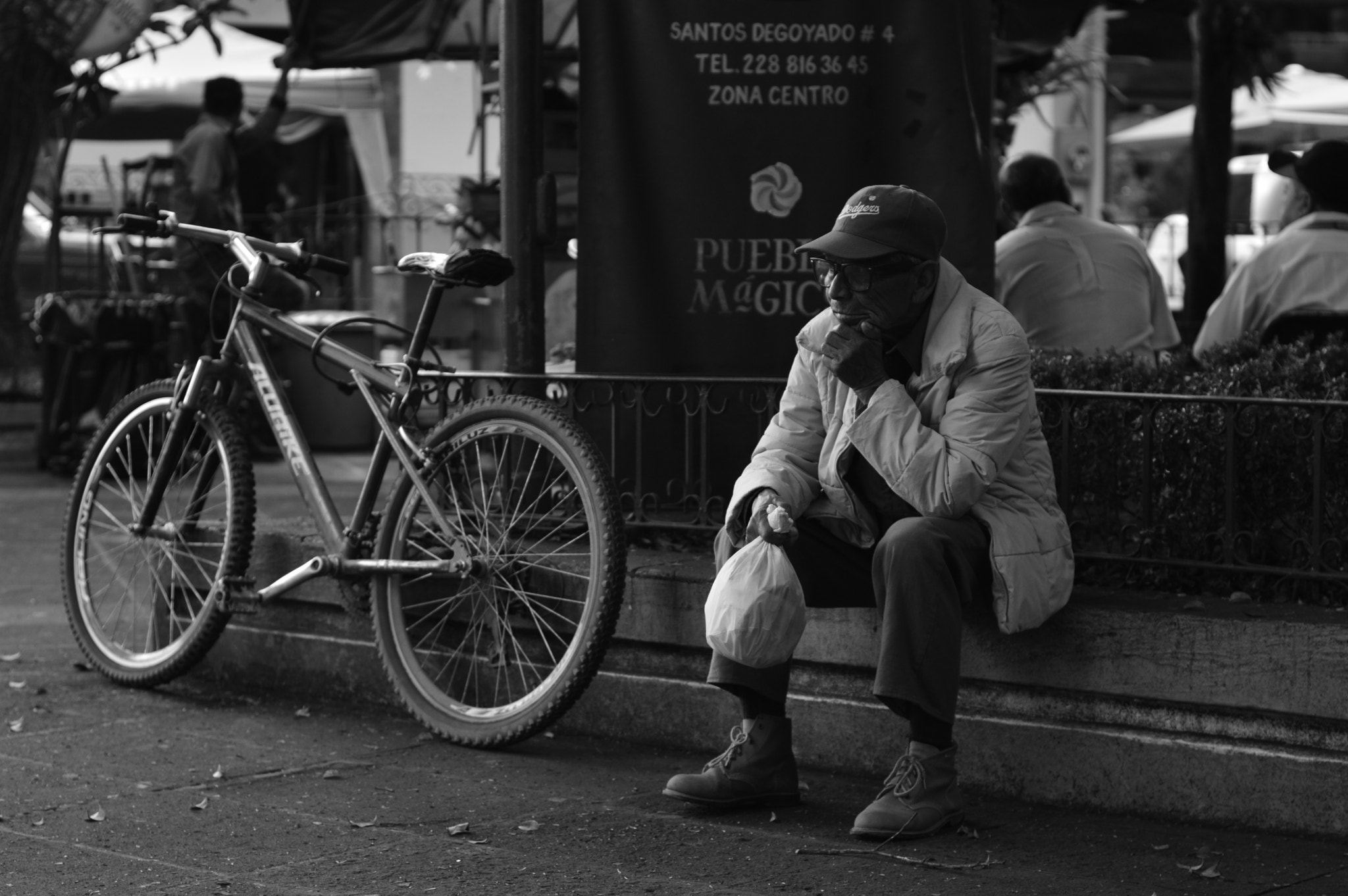 Nikon D3200 + Nikon AF Nikkor 50mm F1.8D sample photo. The thinker photography