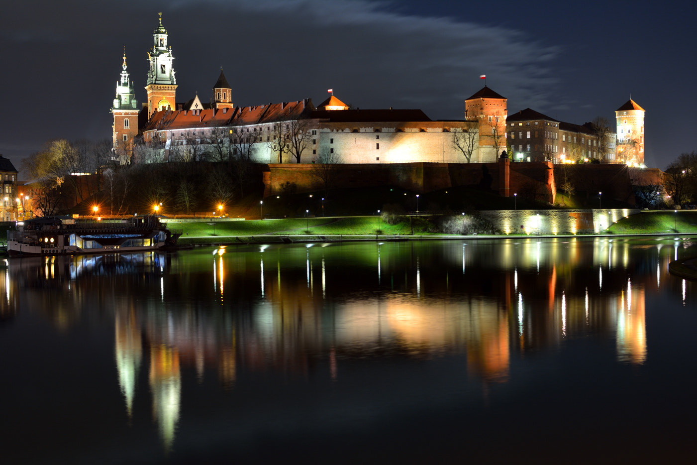 Nikon D7100 sample photo. Wawel castel by night photography
