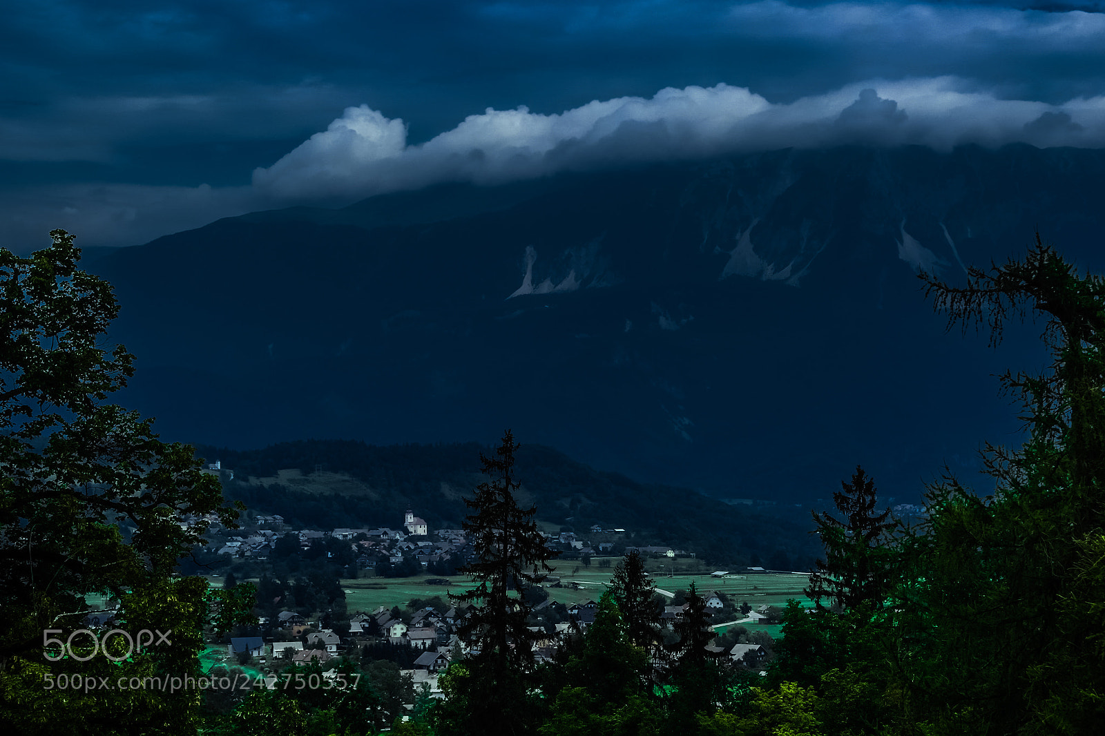 Samsung NX1000 sample photo. The cloudy village photography