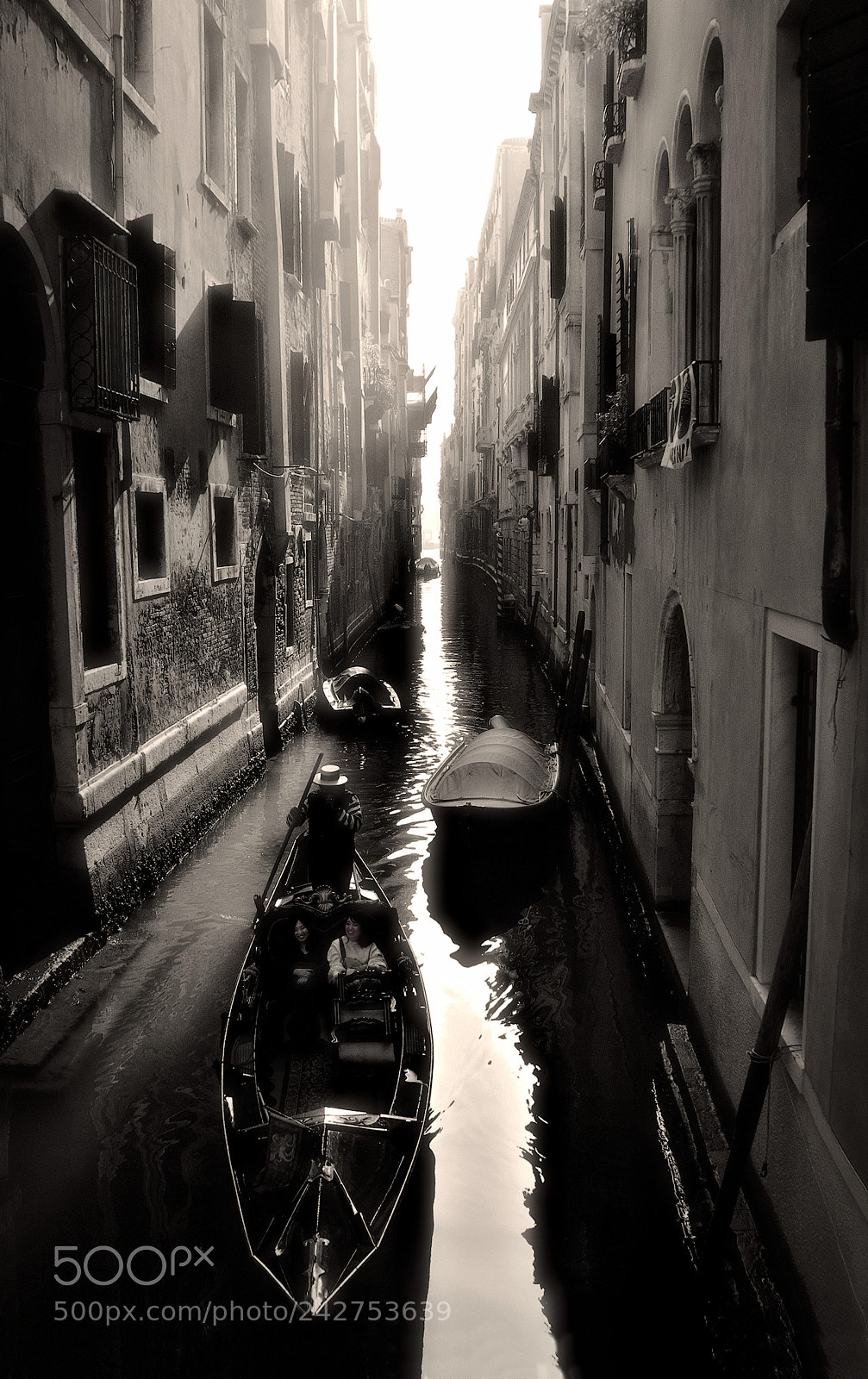 Pentax K20D sample photo. Wet road photography