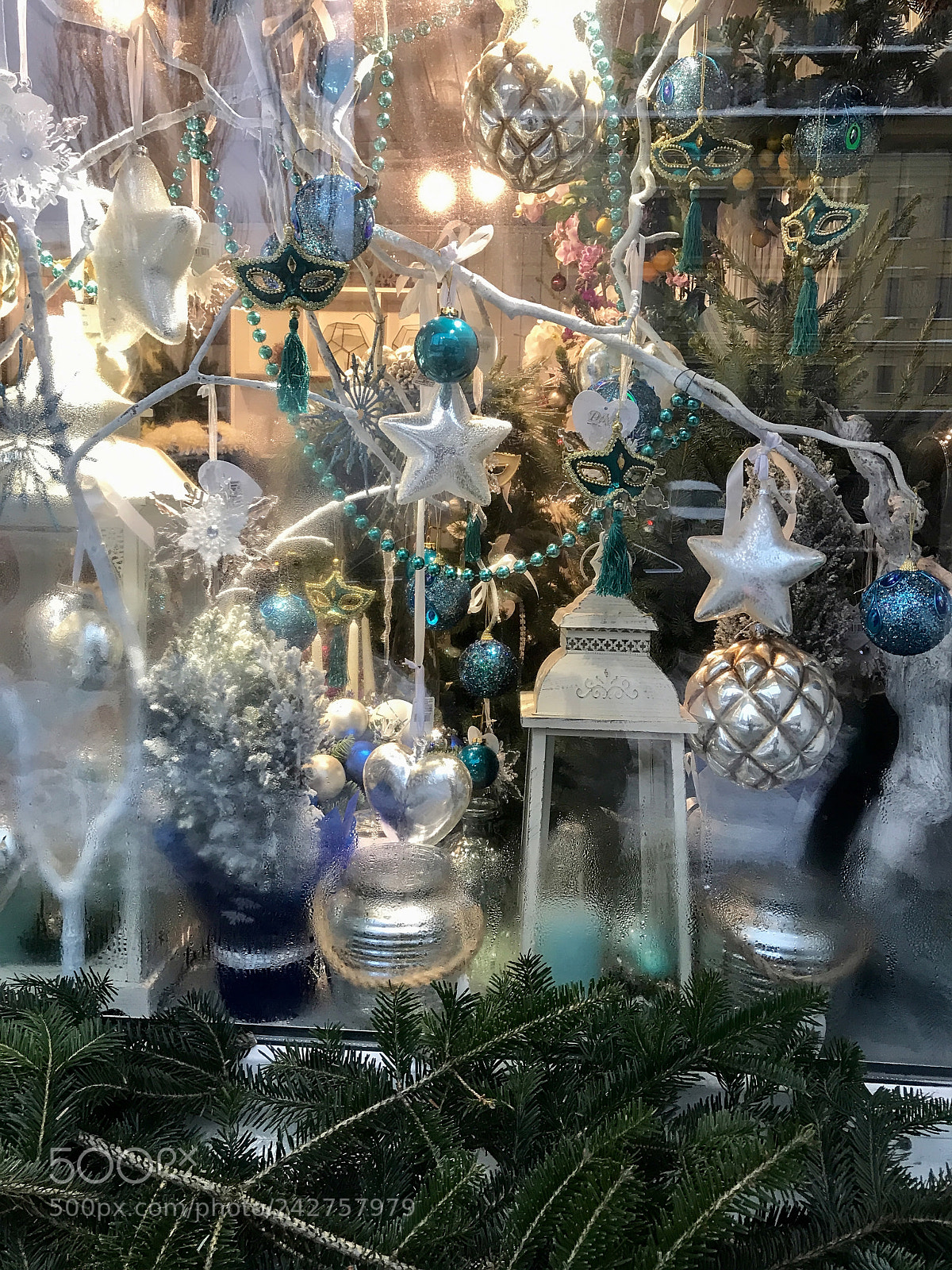 Apple iPhone 7 sample photo. Decorated christmas showcase photography