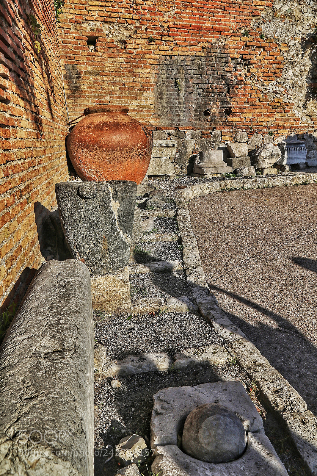 Canon EOS 7D Mark II sample photo. Remains from the taormina's photography