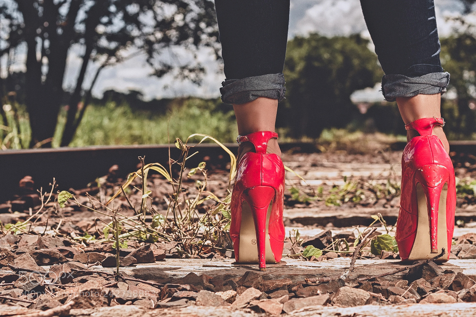 Canon EOS 1200D (EOS Rebel T5 / EOS Kiss X70 / EOS Hi) sample photo. High heels worn photography