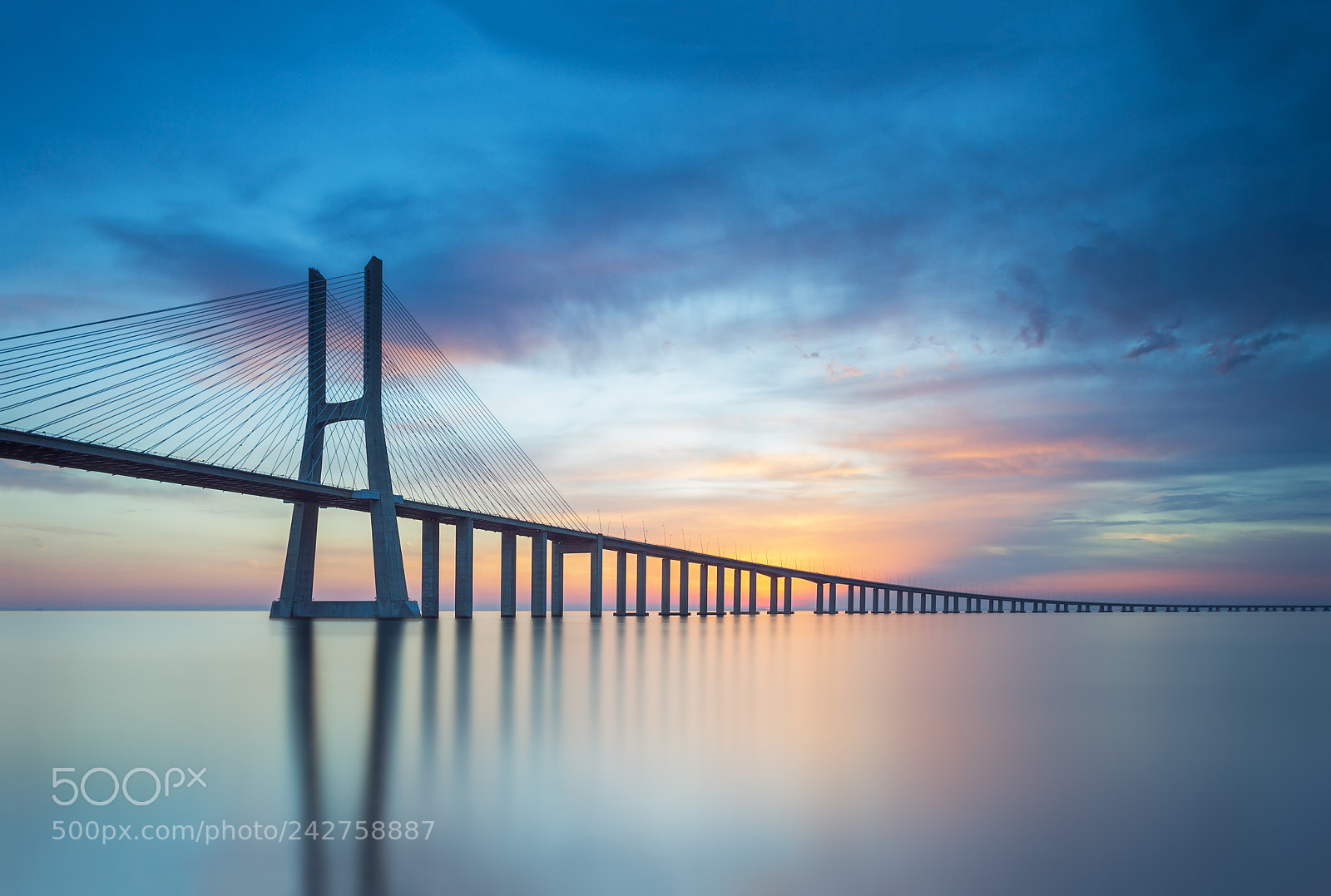Canon EOS 550D (EOS Rebel T2i / EOS Kiss X4) sample photo. Vasco da gama bridge photography