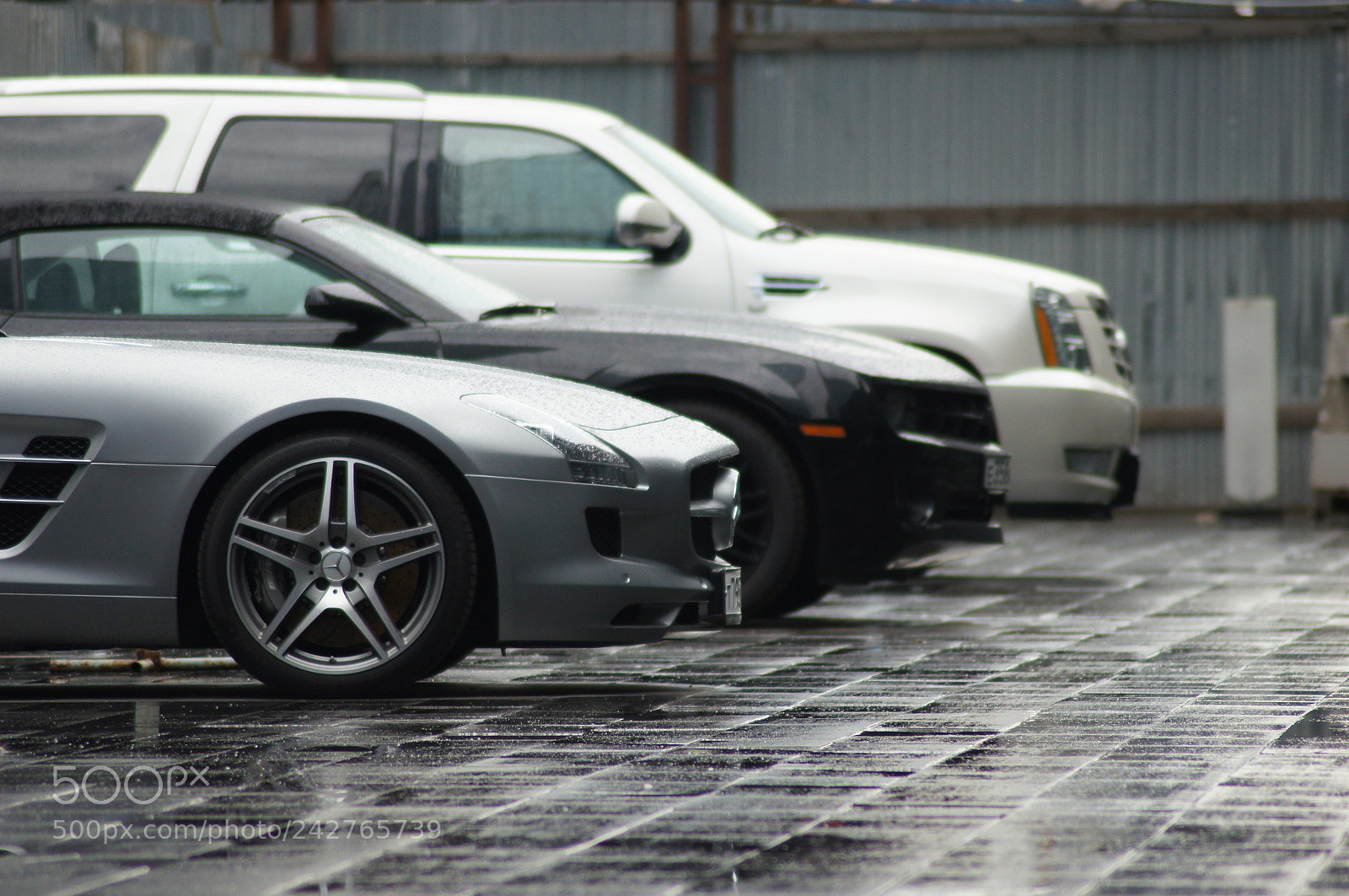 Sony Alpha DSLR-A580 sample photo. Luxury cars in moscow photography