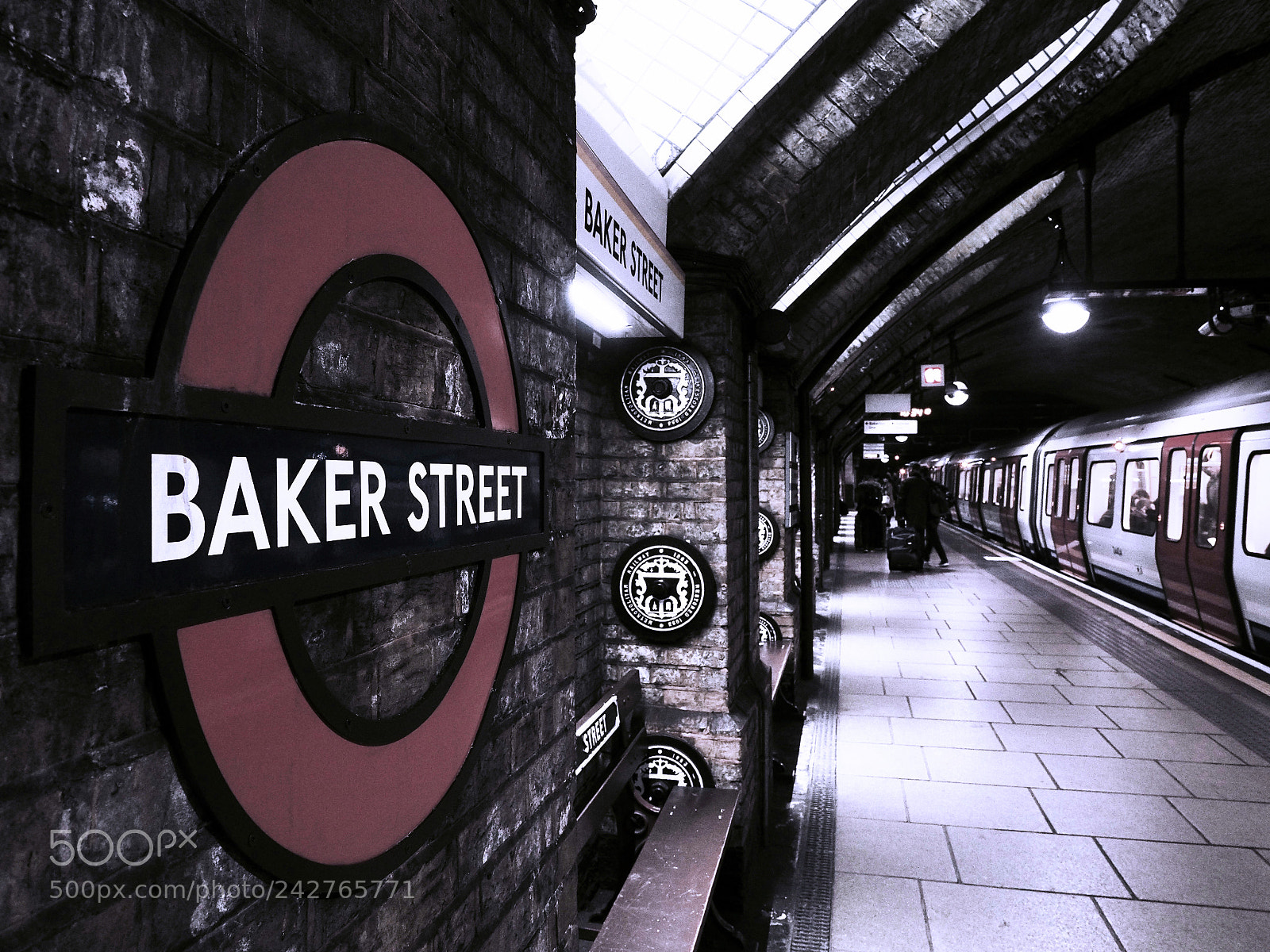Olympus OM-D E-M5 II sample photo. Baker street, color. photography