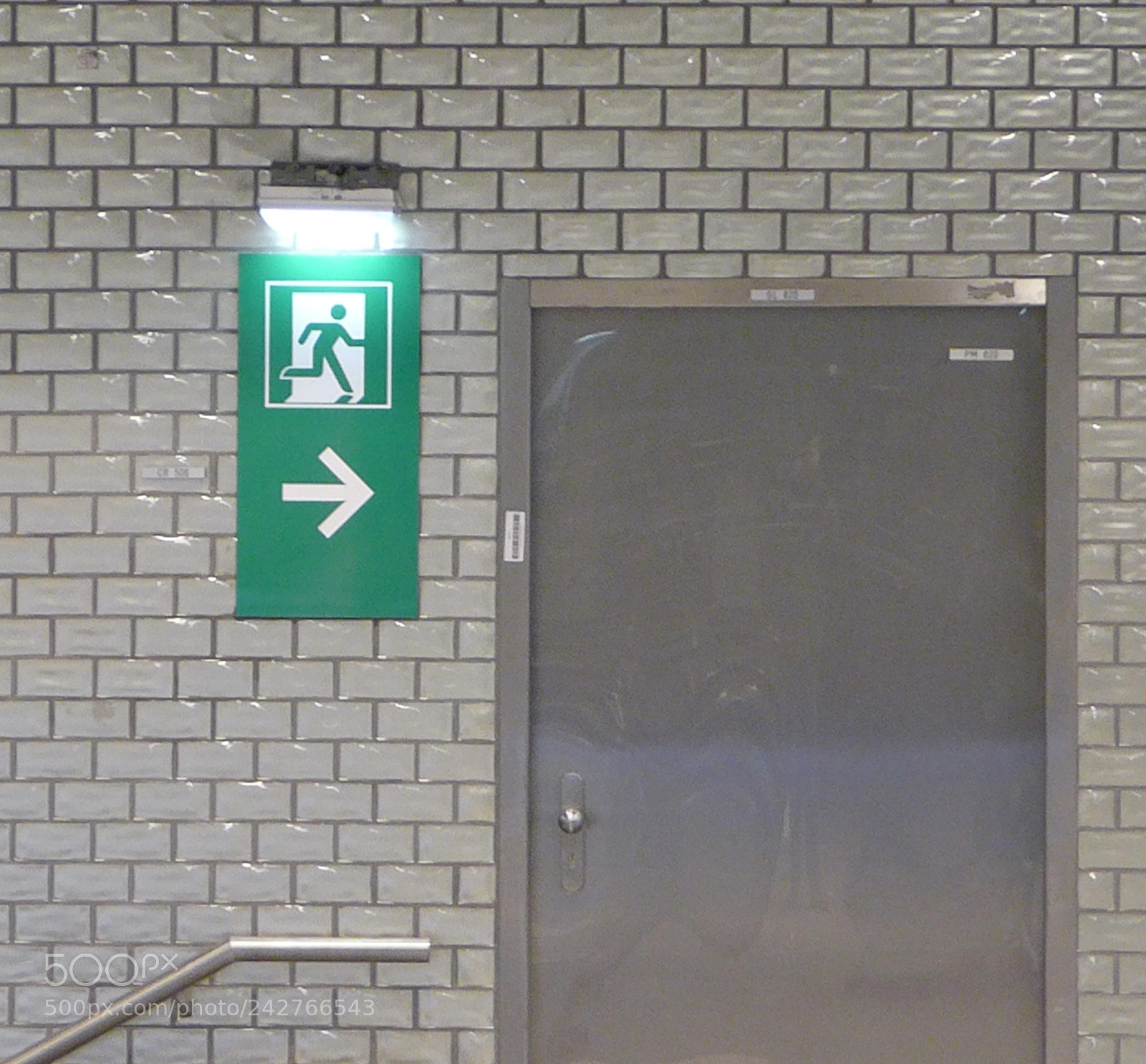 Panasonic Lumix DMC-ZS40 (Lumix DMC-TZ60) sample photo. Série  exit #8 photography
