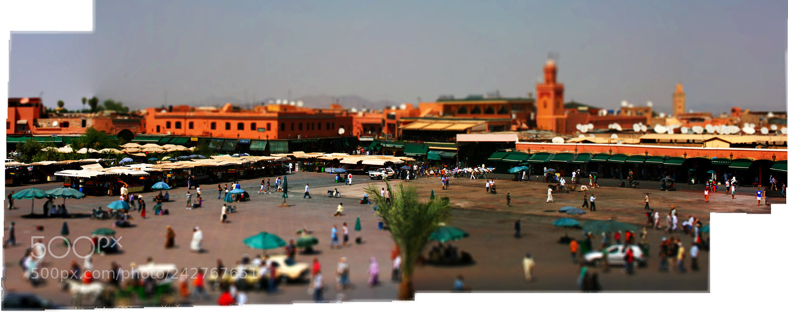 Canon EOS 400D (EOS Digital Rebel XTi / EOS Kiss Digital X) sample photo. Marrakech market tilt and photography