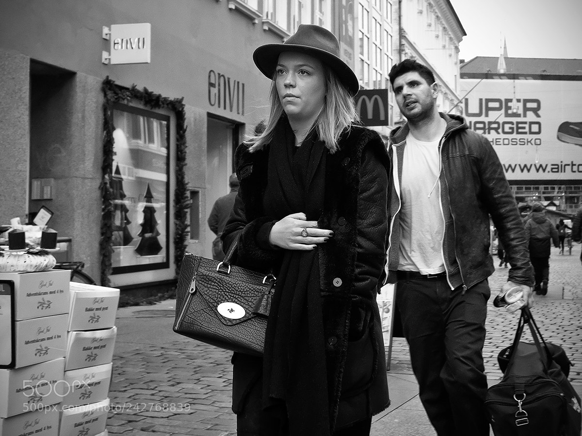 Fujifilm X-Pro2 sample photo. Hat girl 4 photography