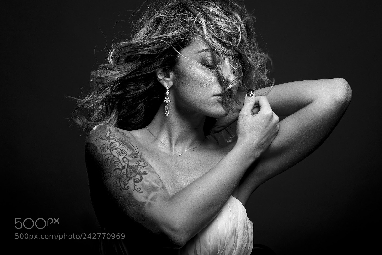 Nikon D610 sample photo. Mary- b&w photography