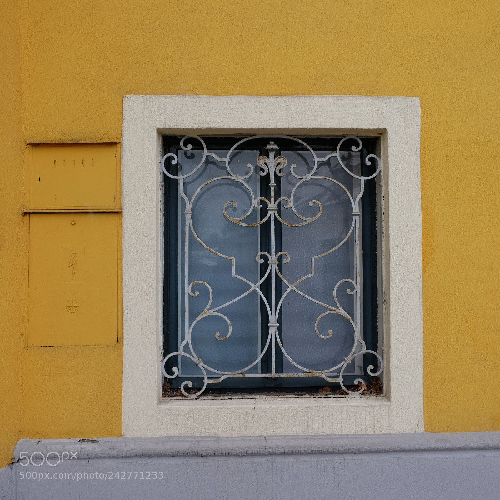 Fujifilm X-T10 sample photo. A window in vienna photography