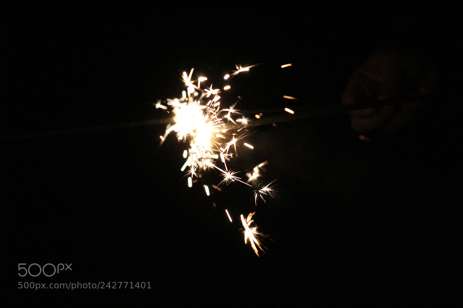 Canon EOS 1300D (EOS Rebel T6 / EOS Kiss X80) + Canon EF 50mm F1.8 STM sample photo. Sparklers photography