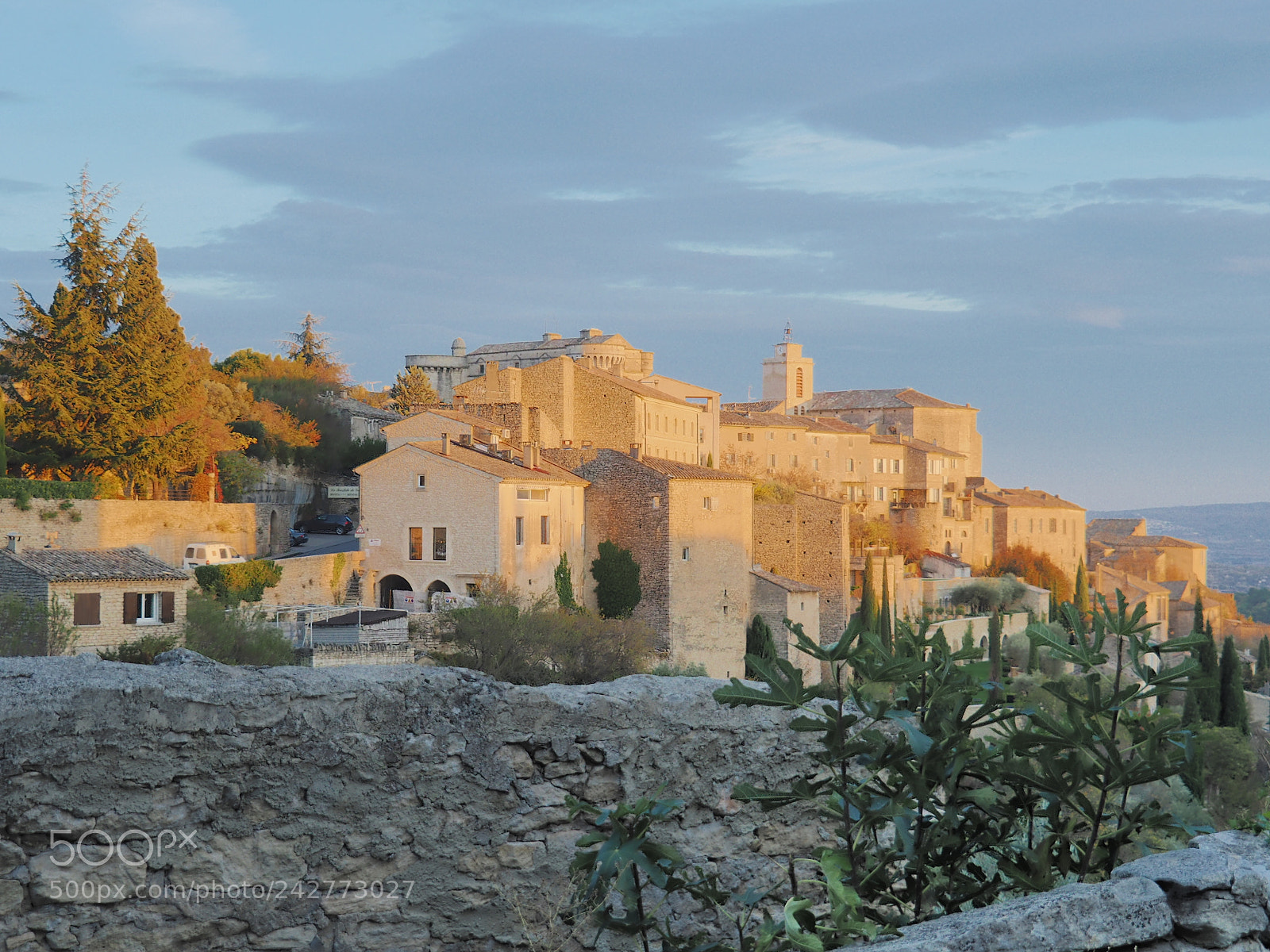 Olympus OM-D E-M5 II sample photo. Sunset on gordes, luberon photography
