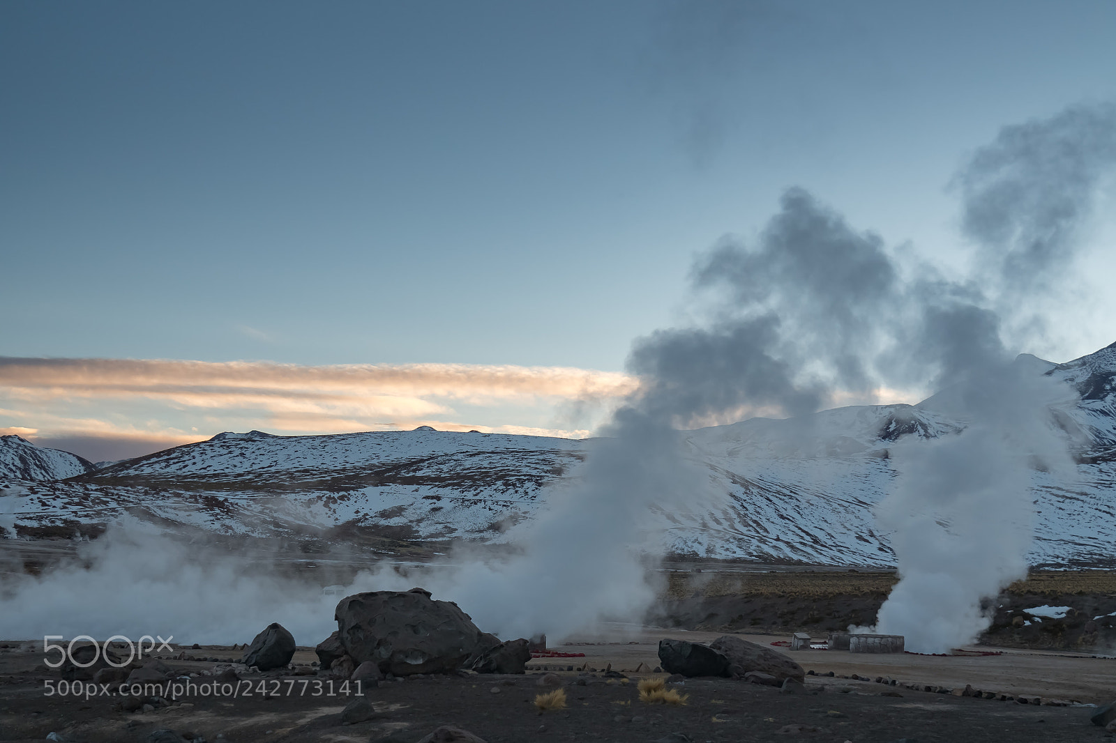 Olympus OM-D E-M5 II sample photo. Geysers at dawn photography