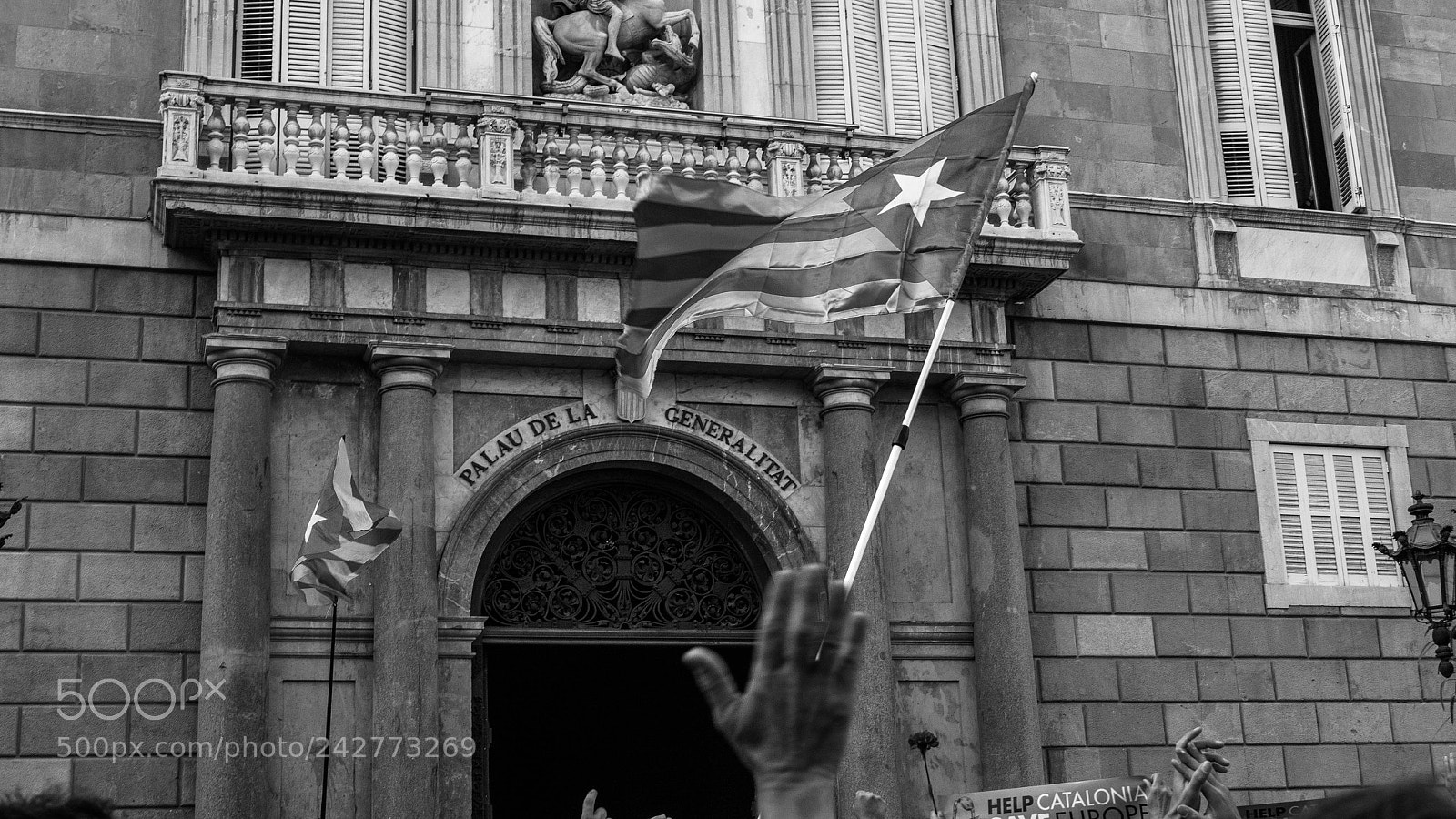 Panasonic Lumix DMC-GH2 sample photo. Un espejismo con banderas.jpg photography