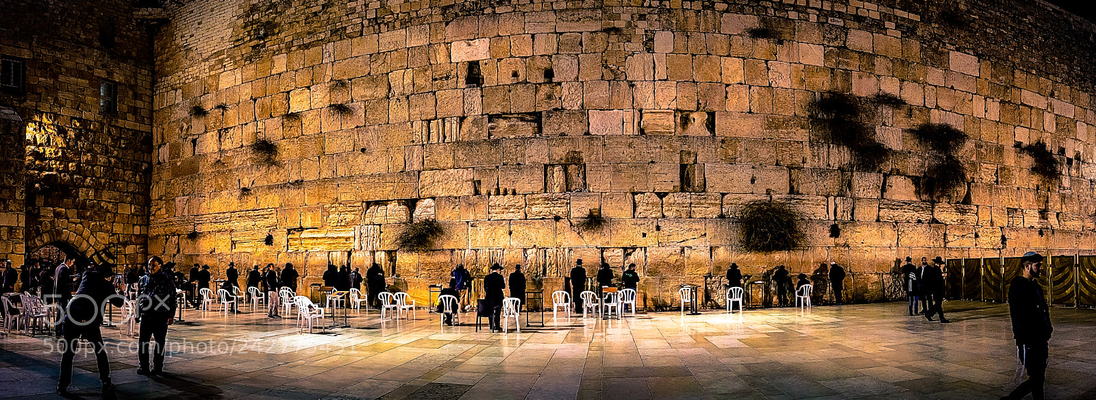 Canon EOS 5DS R sample photo. Praying at the western photography