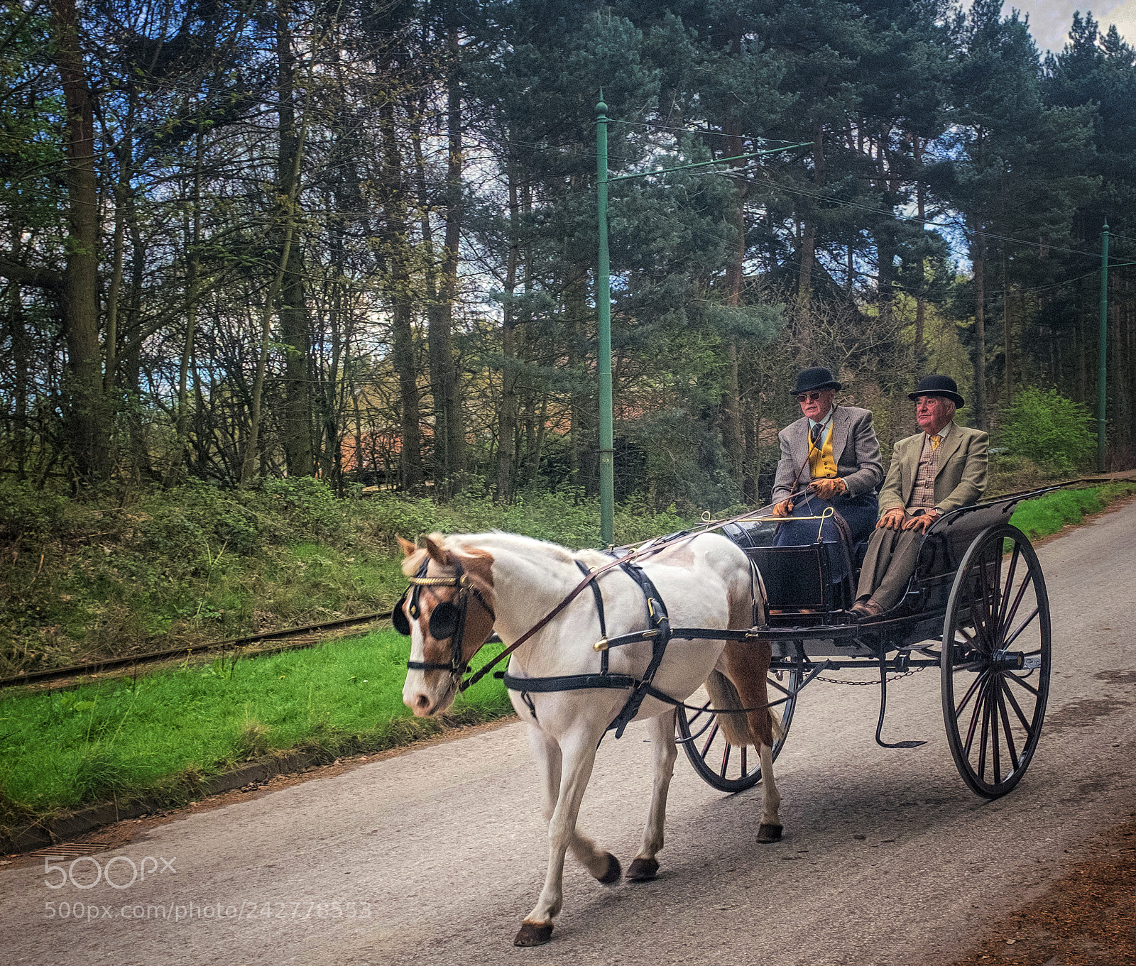 Fujifilm X100T sample photo. A gentlemen's day out photography