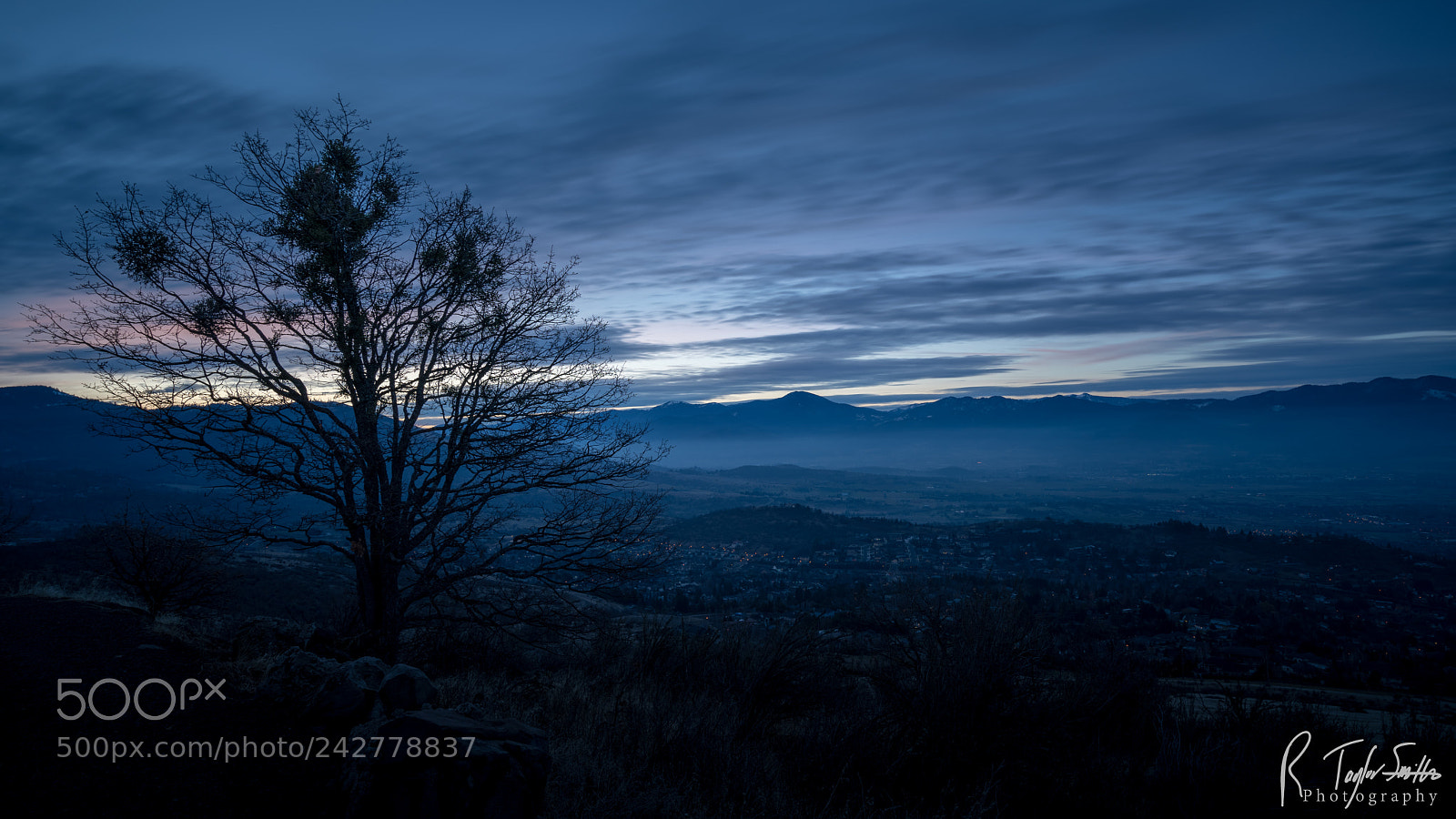 Sony a7R III sample photo. Rogue valley sunrise photography