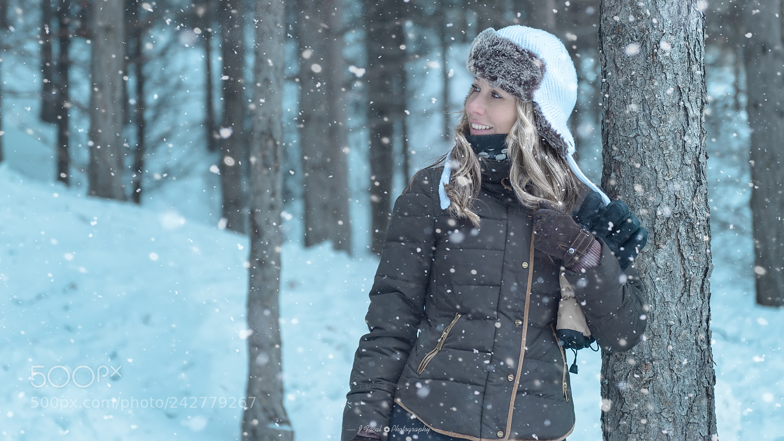 Nikon D800 sample photo. Ana and snow photography