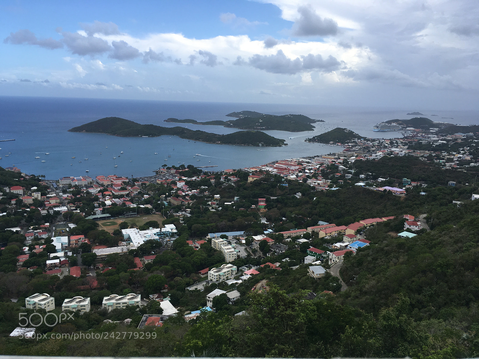 Apple iPhone SE sample photo. St.thomas vibes? photography