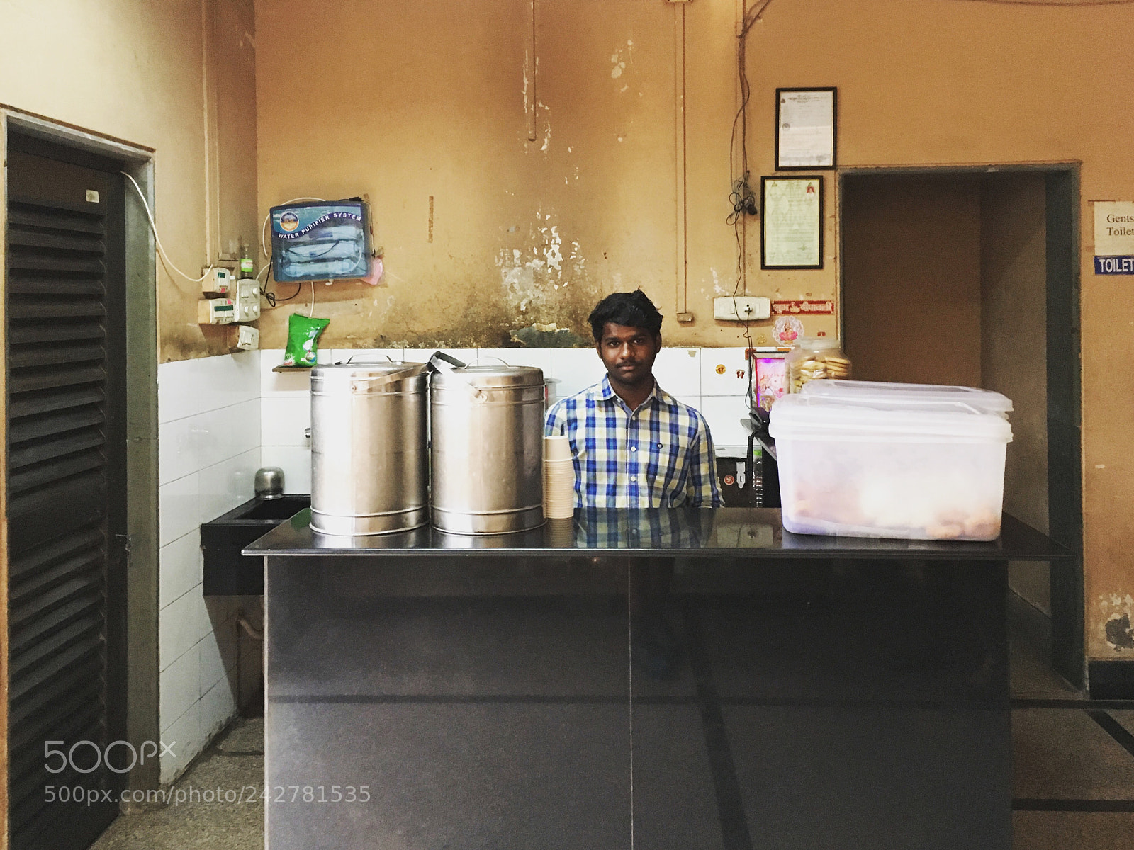Apple iPhone SE sample photo. Canteen photography