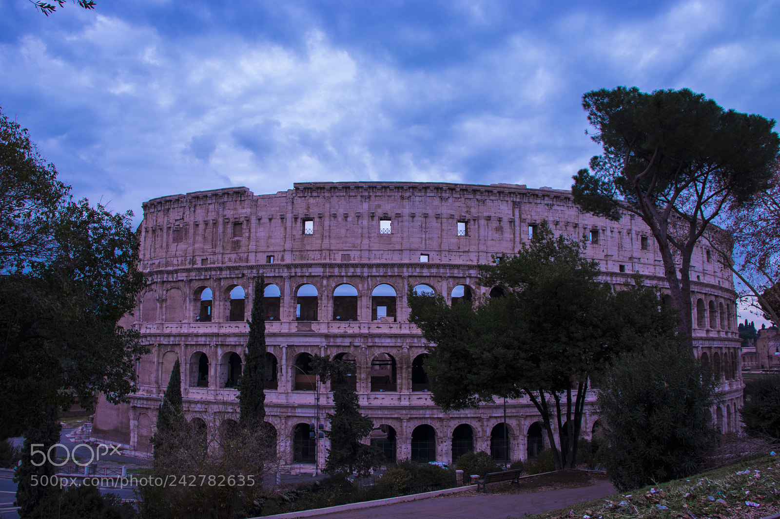 Canon EOS 800D (EOS Rebel T7i / EOS Kiss X9i) sample photo. Colosseum. photography