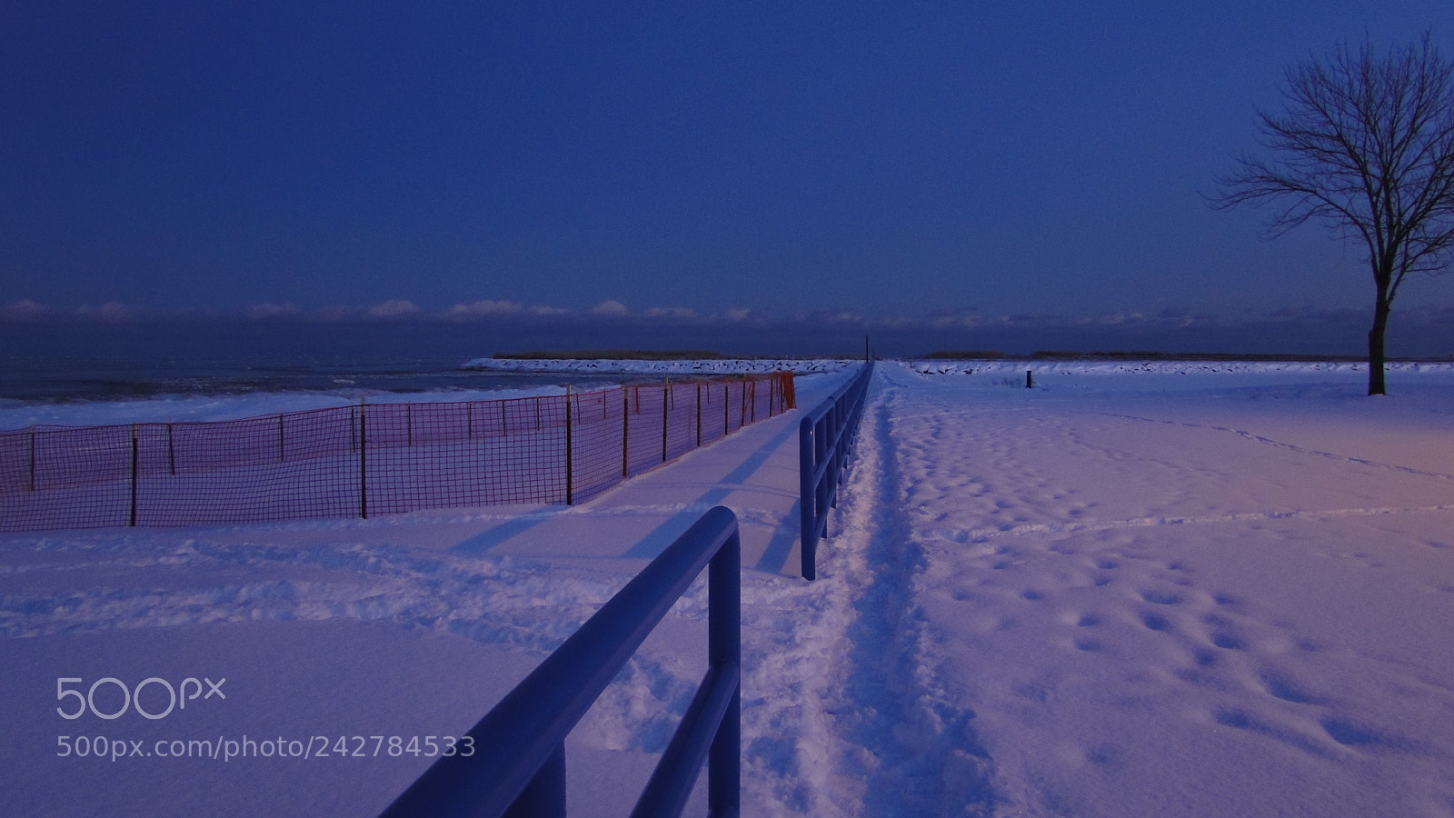 Sony Cyber-shot DSC-HX1 sample photo. Cold lakefront manitowoc wisconsin photography