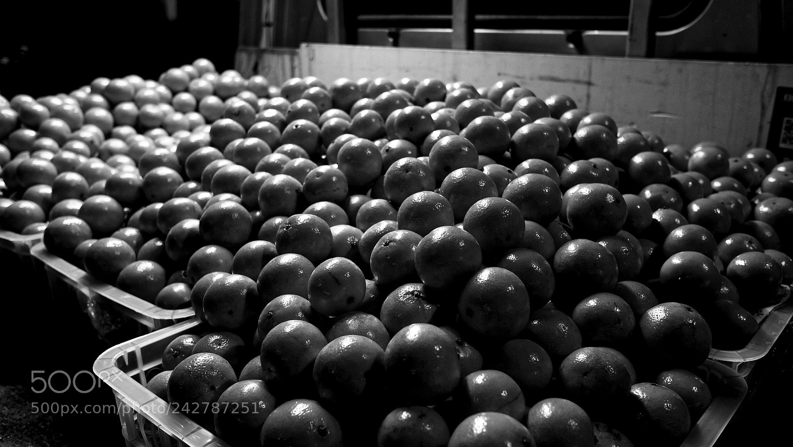 Fujifilm X70 sample photo. Title photography