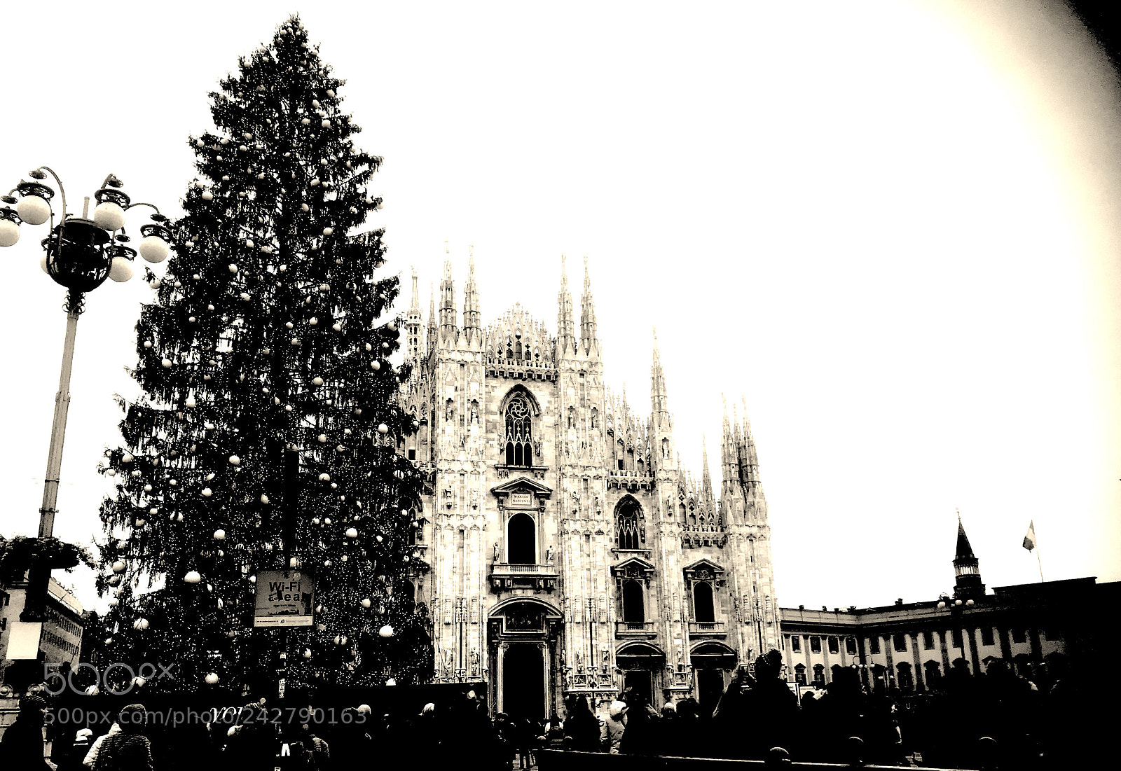 Apple iPhone 7 sample photo. Christmas - milan photography