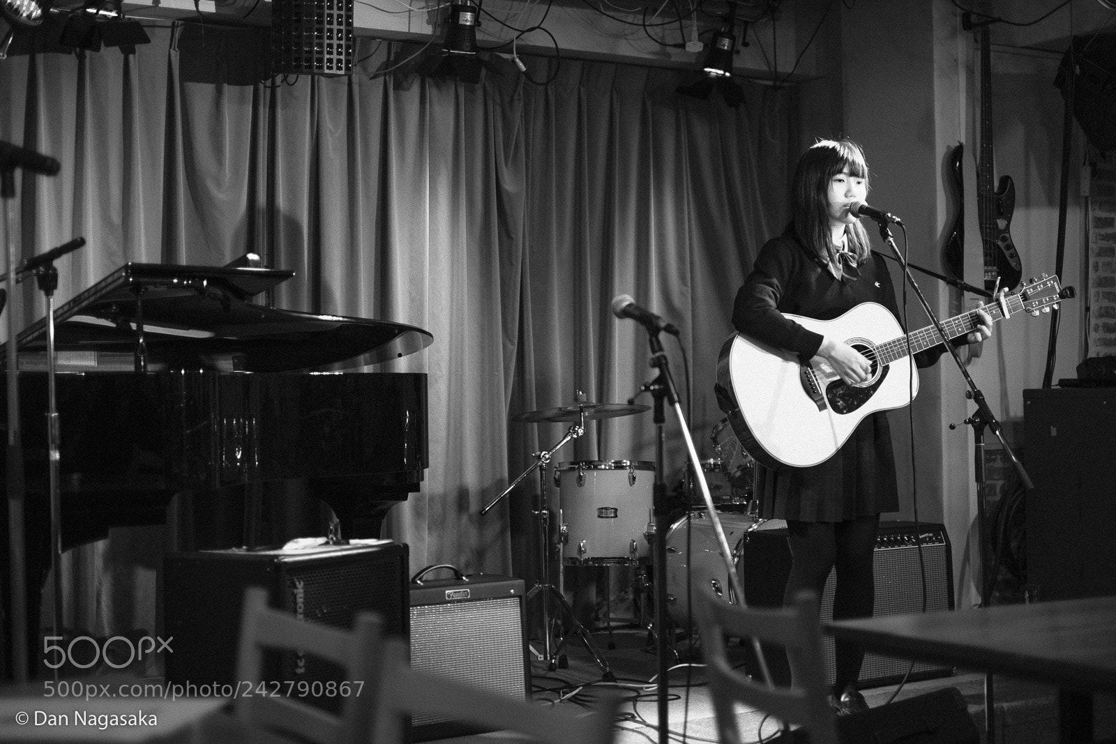 Fujifilm X-Pro2 sample photo. High-school singer with guitar photography