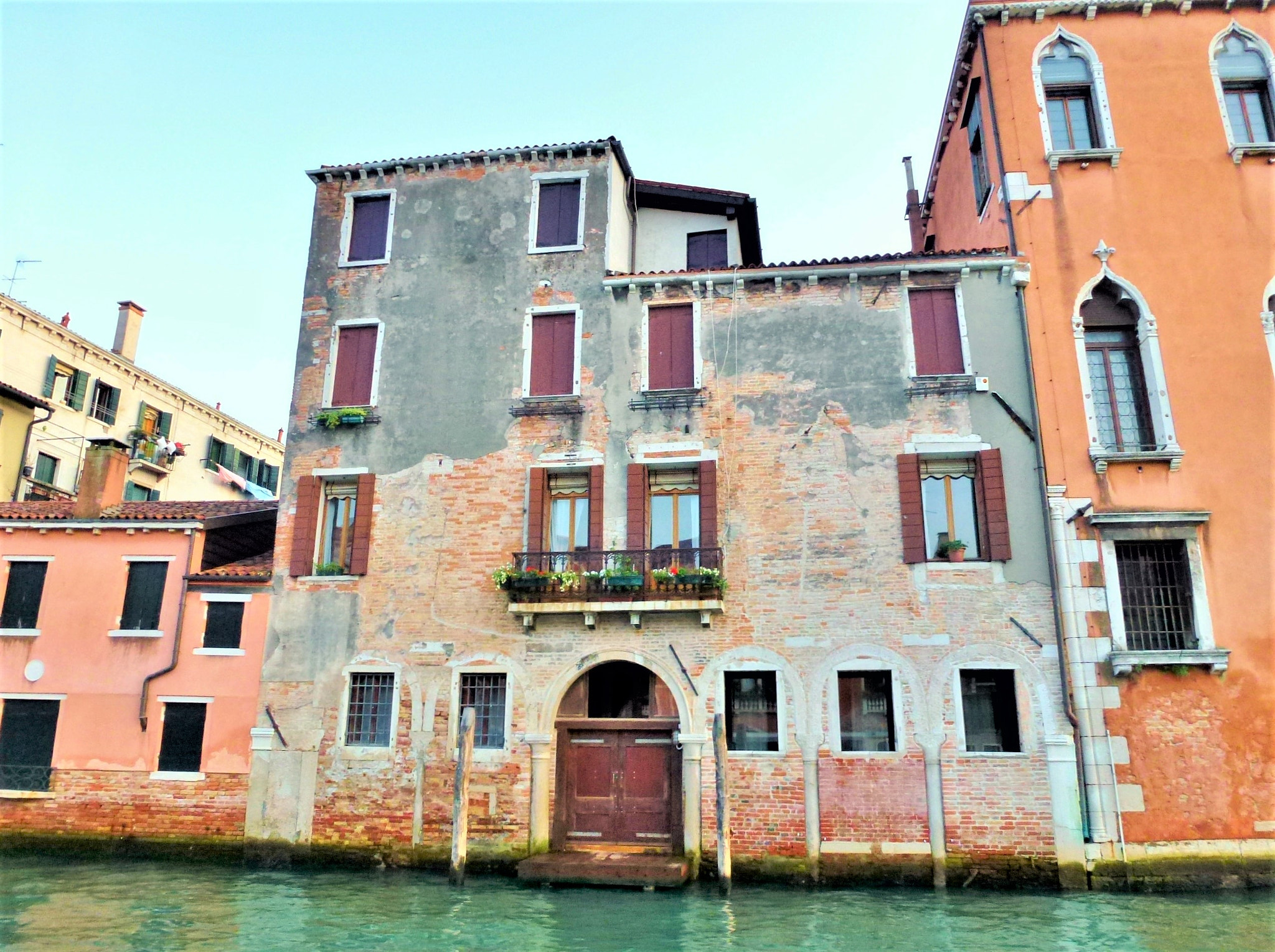 Panasonic DMC-ZS10 sample photo. Building in venice. photography