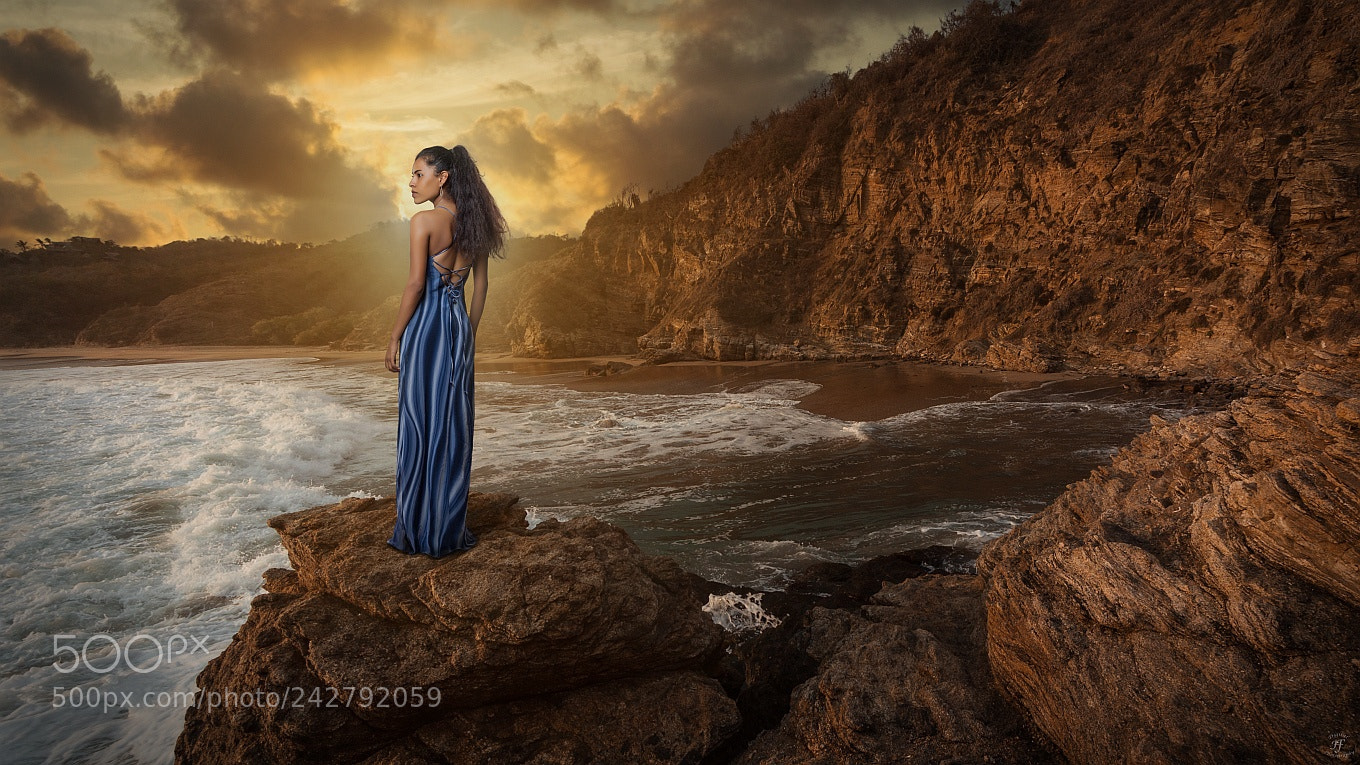 Canon EOS 650D (EOS Rebel T4i / EOS Kiss X6i) sample photo. Girl on the rocks photography