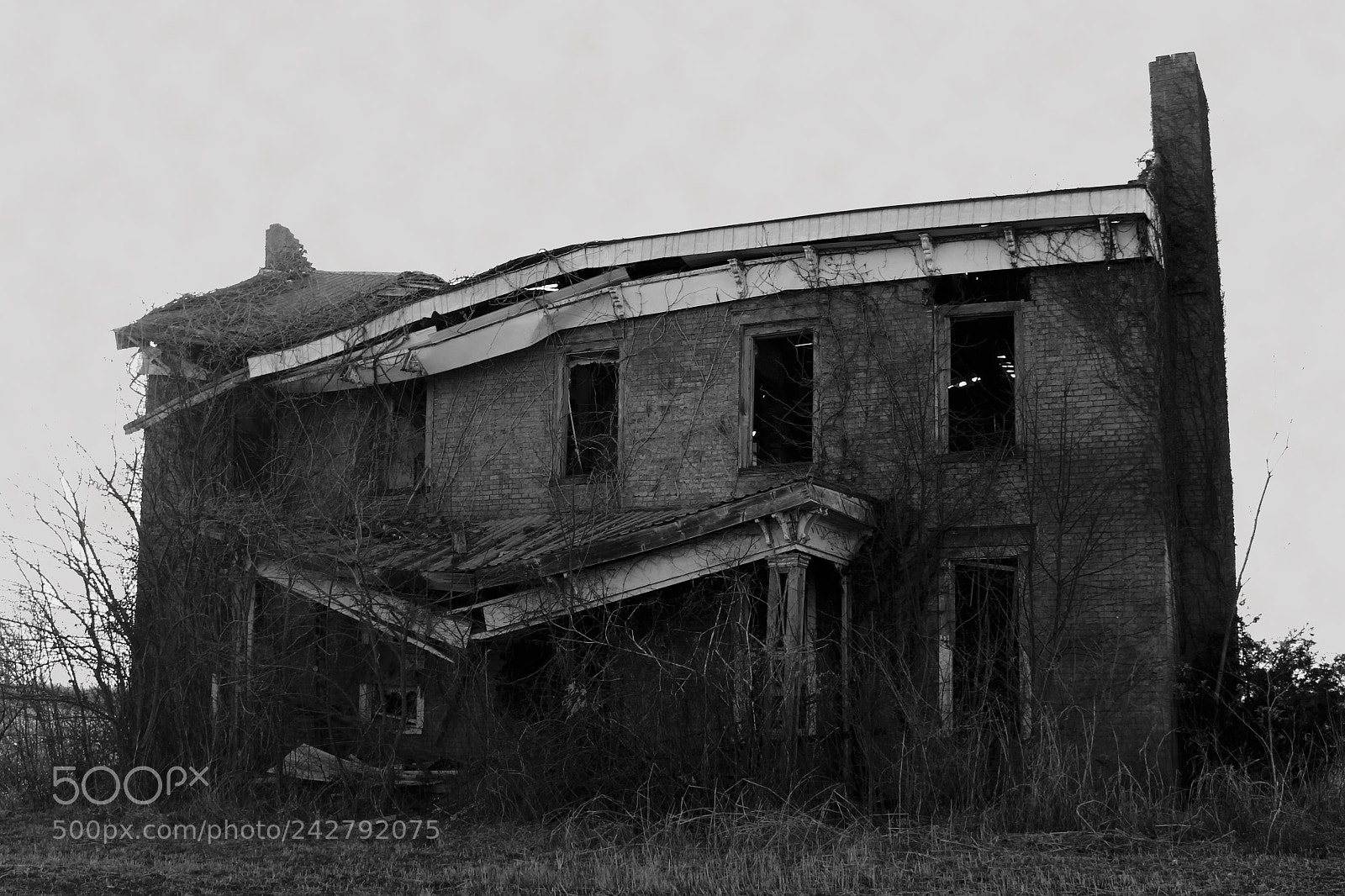 Canon EOS 700D (EOS Rebel T5i / EOS Kiss X7i) sample photo. Abandoned, five photography