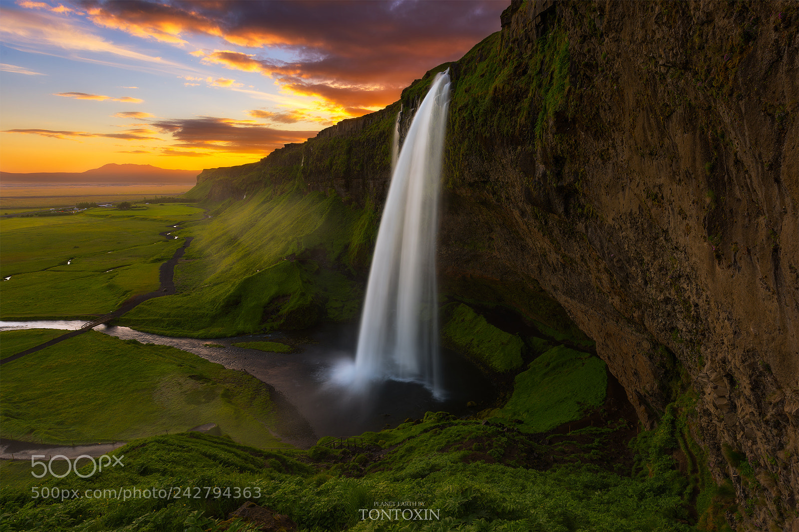 Nikon D810 sample photo. Midnight at seljalandsfoss photography