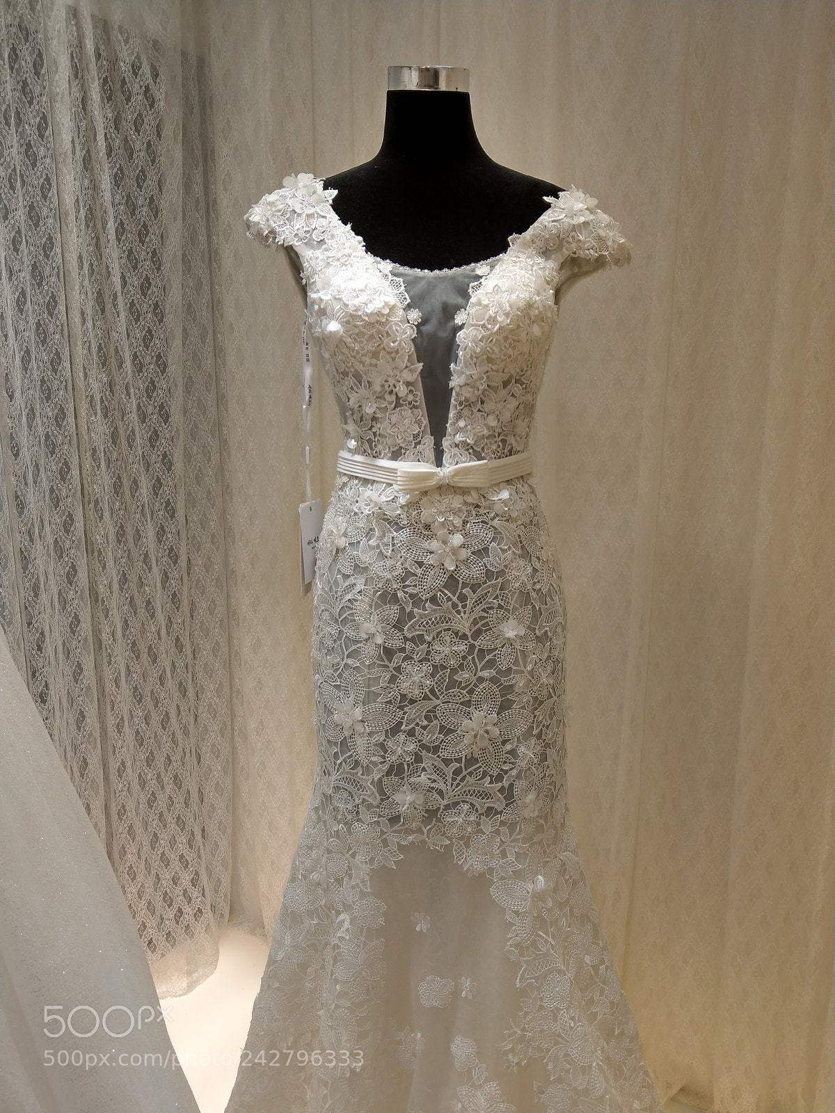 HTC U11 sample photo. My wedding dress shop photography