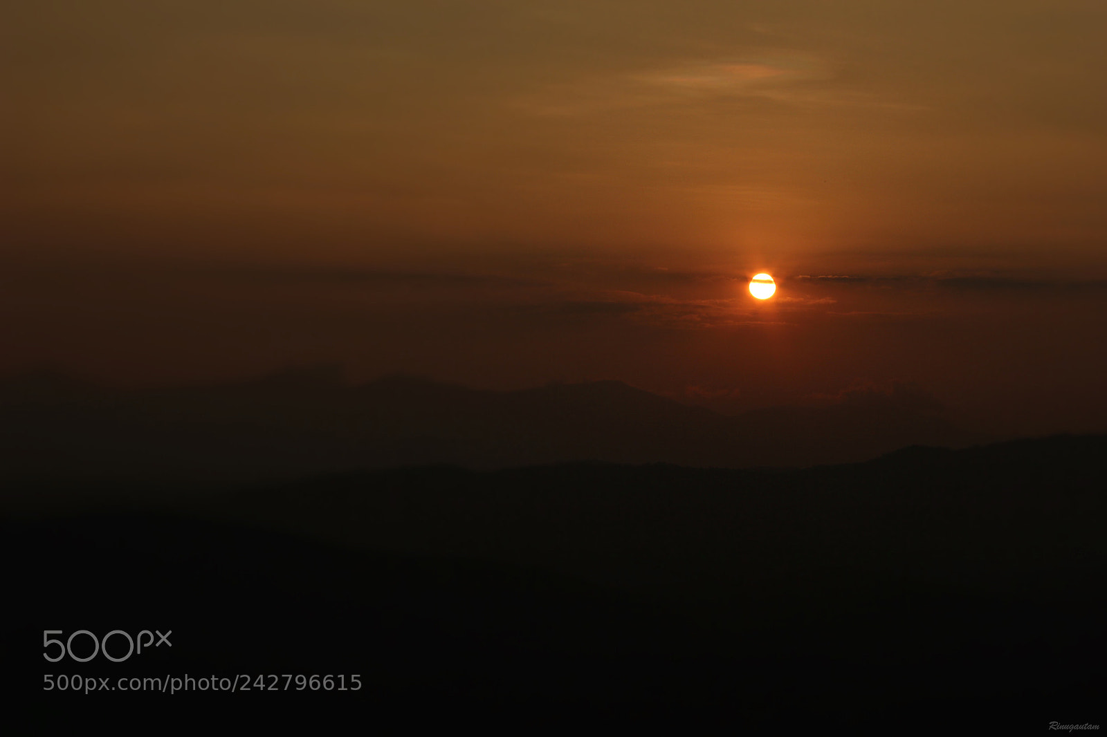 Canon EOS 550D (EOS Rebel T2i / EOS Kiss X4) sample photo. किरन-किरन अलसाता सूरज पलक-पलक खुलती नींदें photography